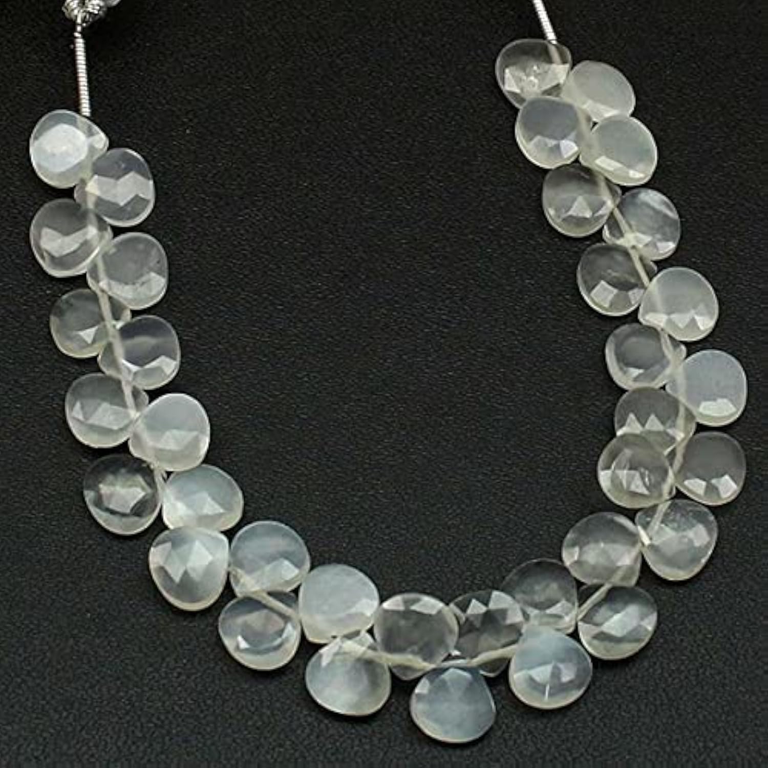 Pierre de lune en cœur pour créer vos bijoux de mariage bohème chic