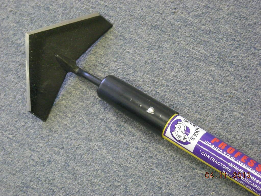 Forgecaft USA Classic Winged Weeding Hoe with Fiberglass Handle