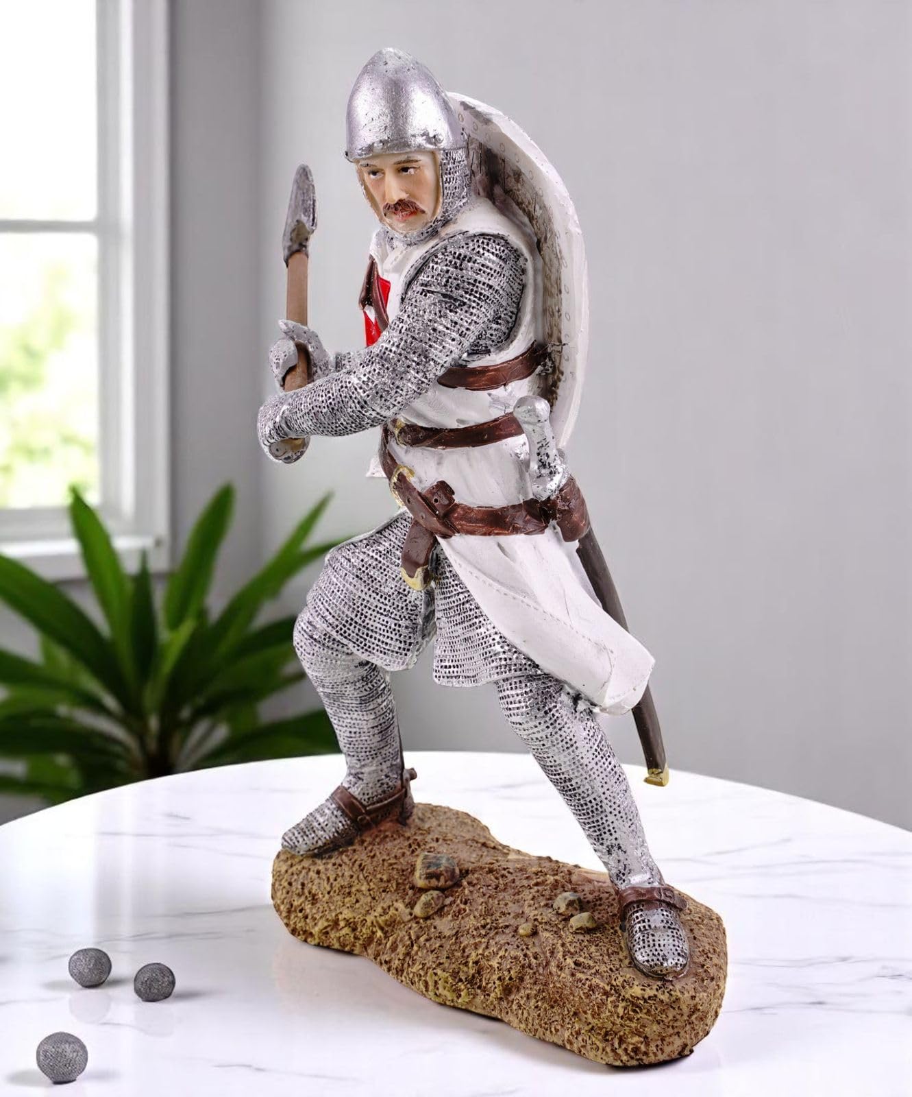 Kremers Schatzkiste Figura de caballero templario con hacha y escudo, pintado a mano, 19 x 17 cm, estatua de polirresina | Artículo de coleccionista perfecto y regalo para los amantes de la historia y
