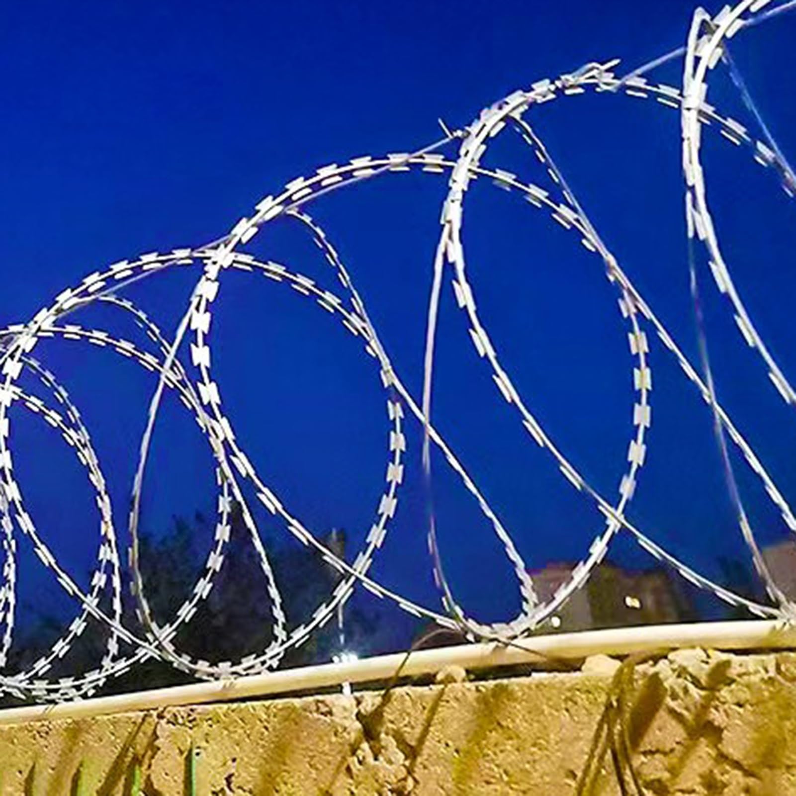 XLIHAWY Stainless Steel Razor Wire, Roll Razor Ribbon Isolation Fence, Protection Against Theft and Climbing(Silver-45cm/Single Spiral,10m)