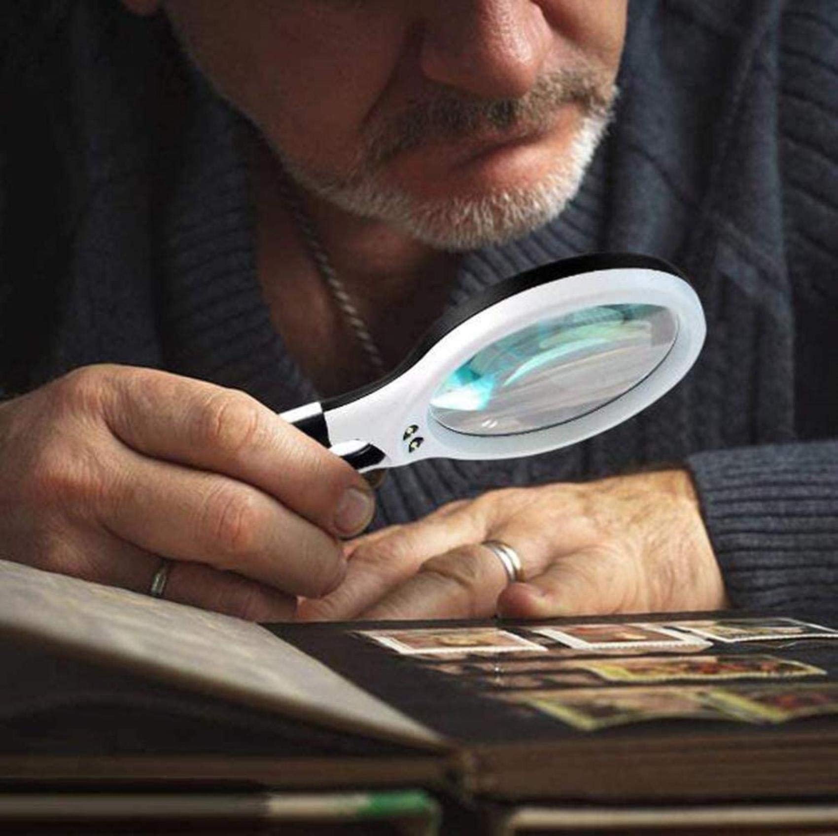 MRKU Lupa de Mano con luz LED, Gran Aumento de 3X a 45X, la Mejor Lupa con luz para Personas Mayores, Lectura, Pasatiempos, reparación y joyería. Lupa A/A