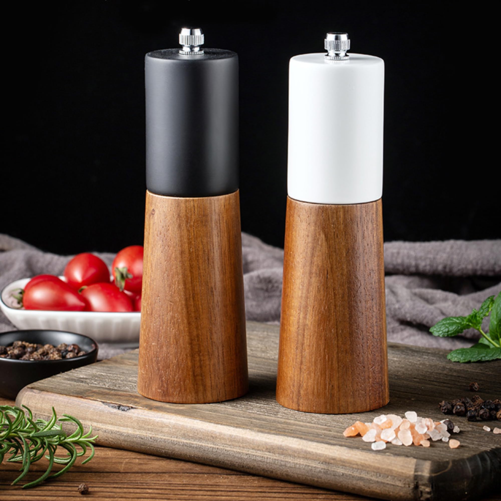 Macinaspepe in legno con sottovaso e cucchiaio, set di macinaspezie in legno massiccio e nucleo in acciaio ceramica, set di utensili da cucina, regalo di inaugurazione della casa (2 pezzi