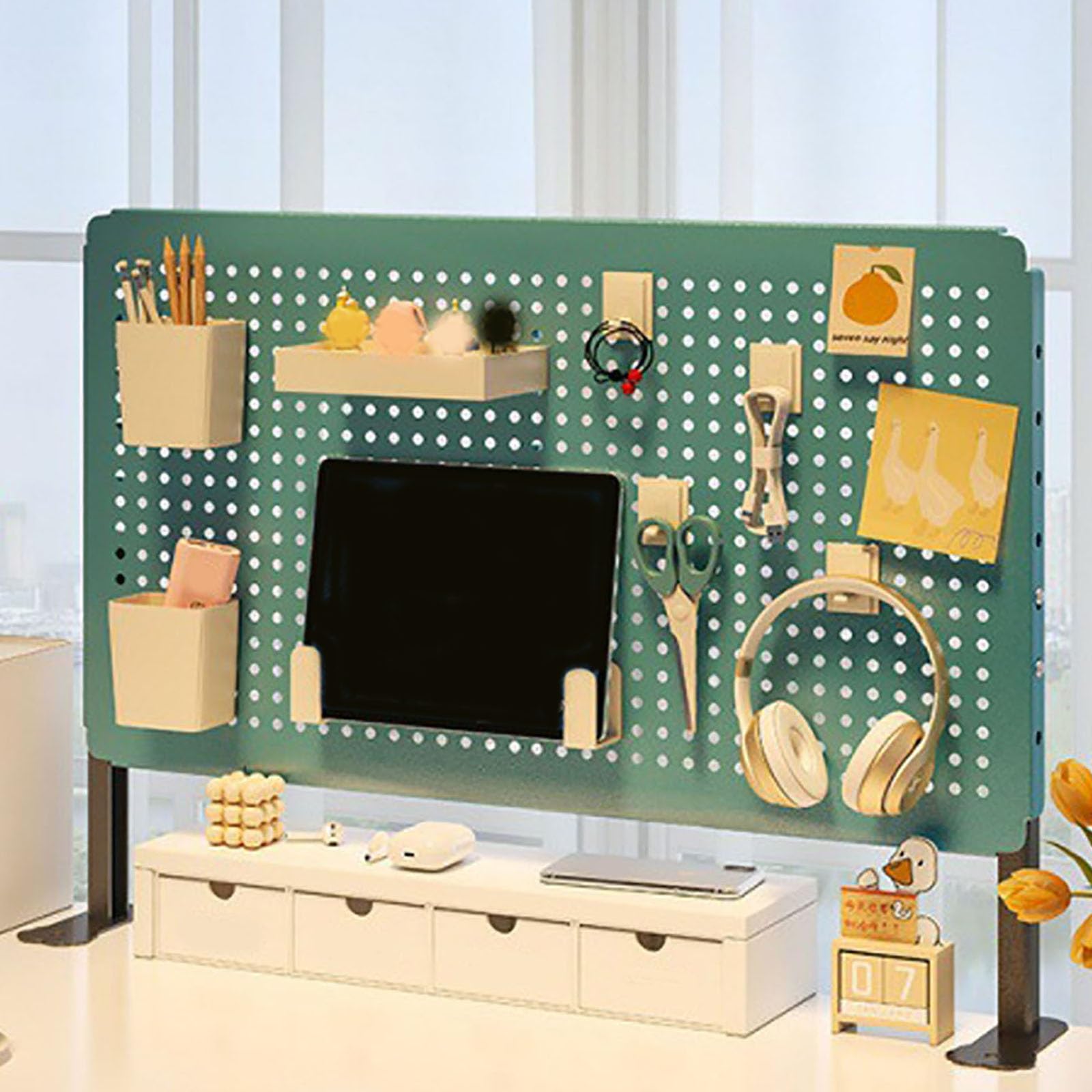 Organisateur de bureau perforé à clipser et cloison acoustique bleue