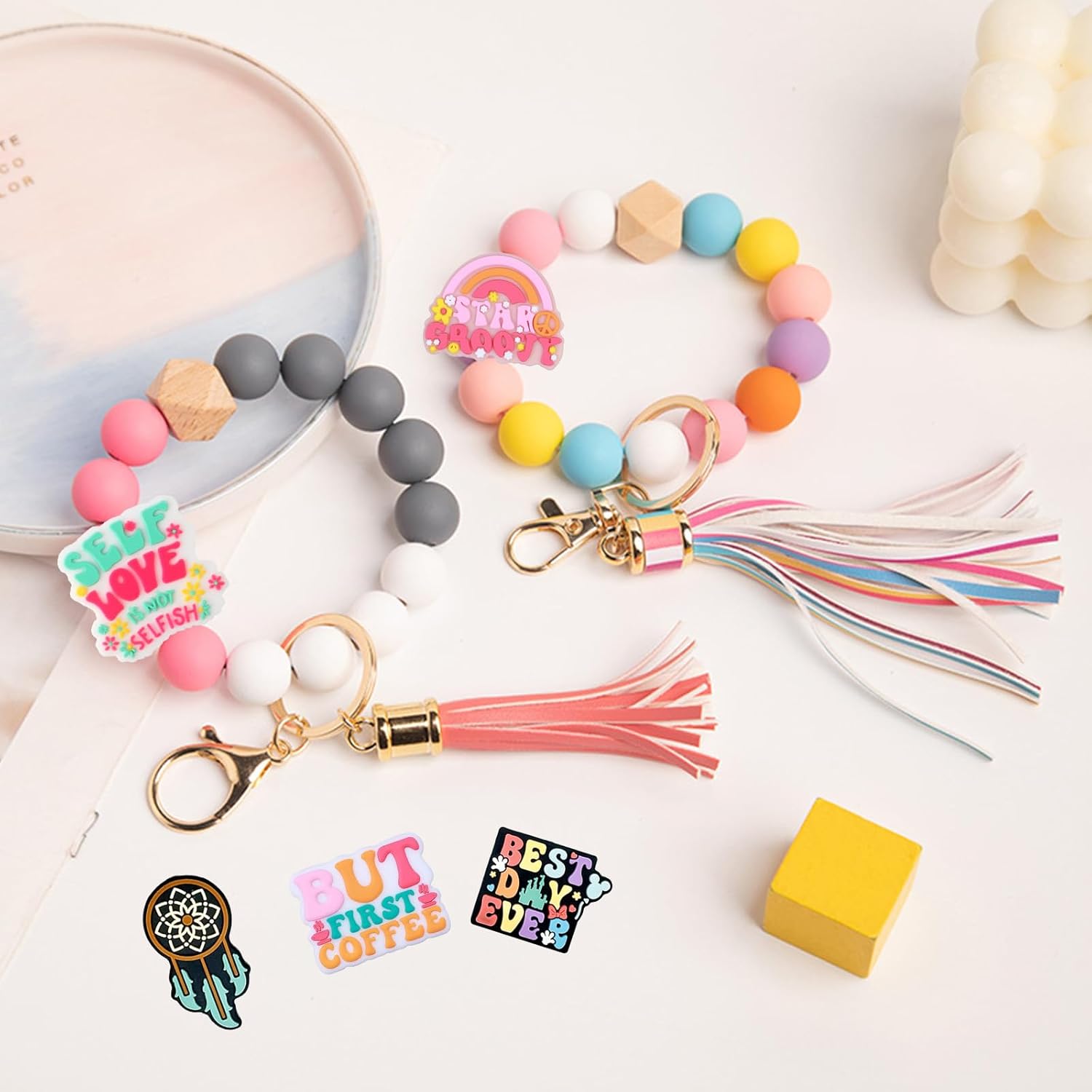 40Pcs Inspirational Characters Focal Beads for Pens Making Kit, 20 Various Colorful Words Silicone Focal Beads for Keychain Making Lanyard Making DIY Bracelet Gift