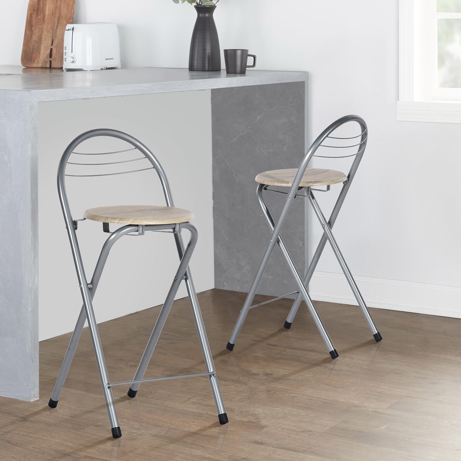 Barhocker Klappbar mit Lehne 2er Set, Hocker Klappbar Tragbarer Klapphocker Küchenhocker Barhocker Faltbar Falthocker Für Küche Bar Bistro Outdoor, Sitzhöhe 61 cm, (Eiche und Silber)