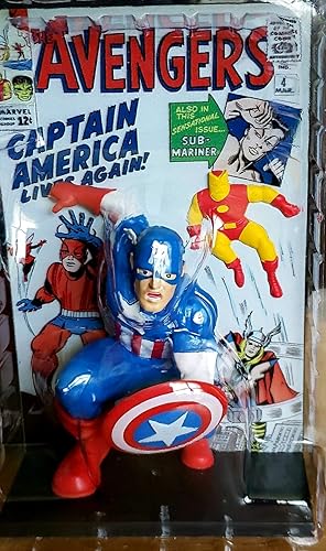 Miniatura 2 de The Avengers 3D Comic Standee de LOOT Crate