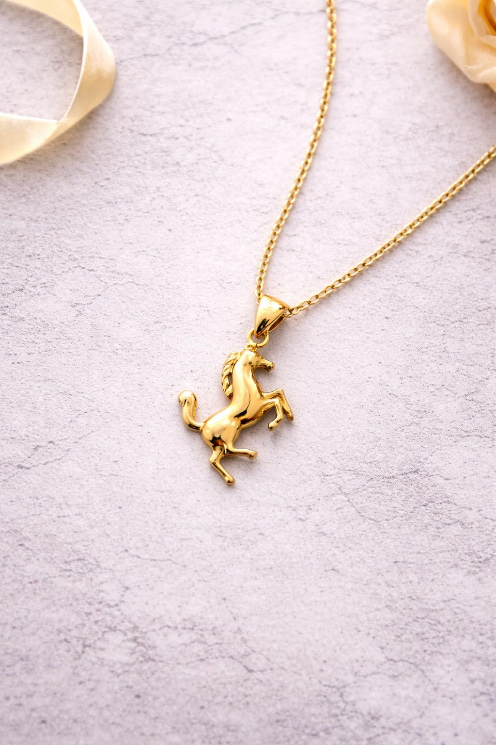 Rodium – 14 Karat (585) Anhänger mit goldenem Pferd Gold