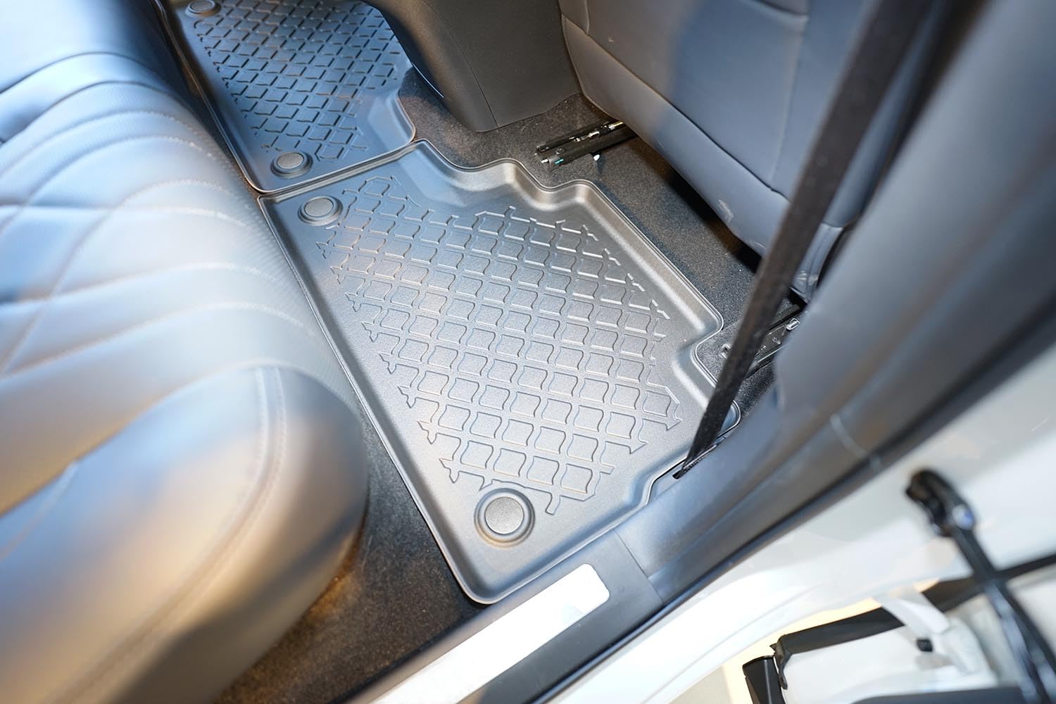 Car Lux AR07873 - Tappetini in gomma tipo secchio per Omoda 9 PHEV dal 2025