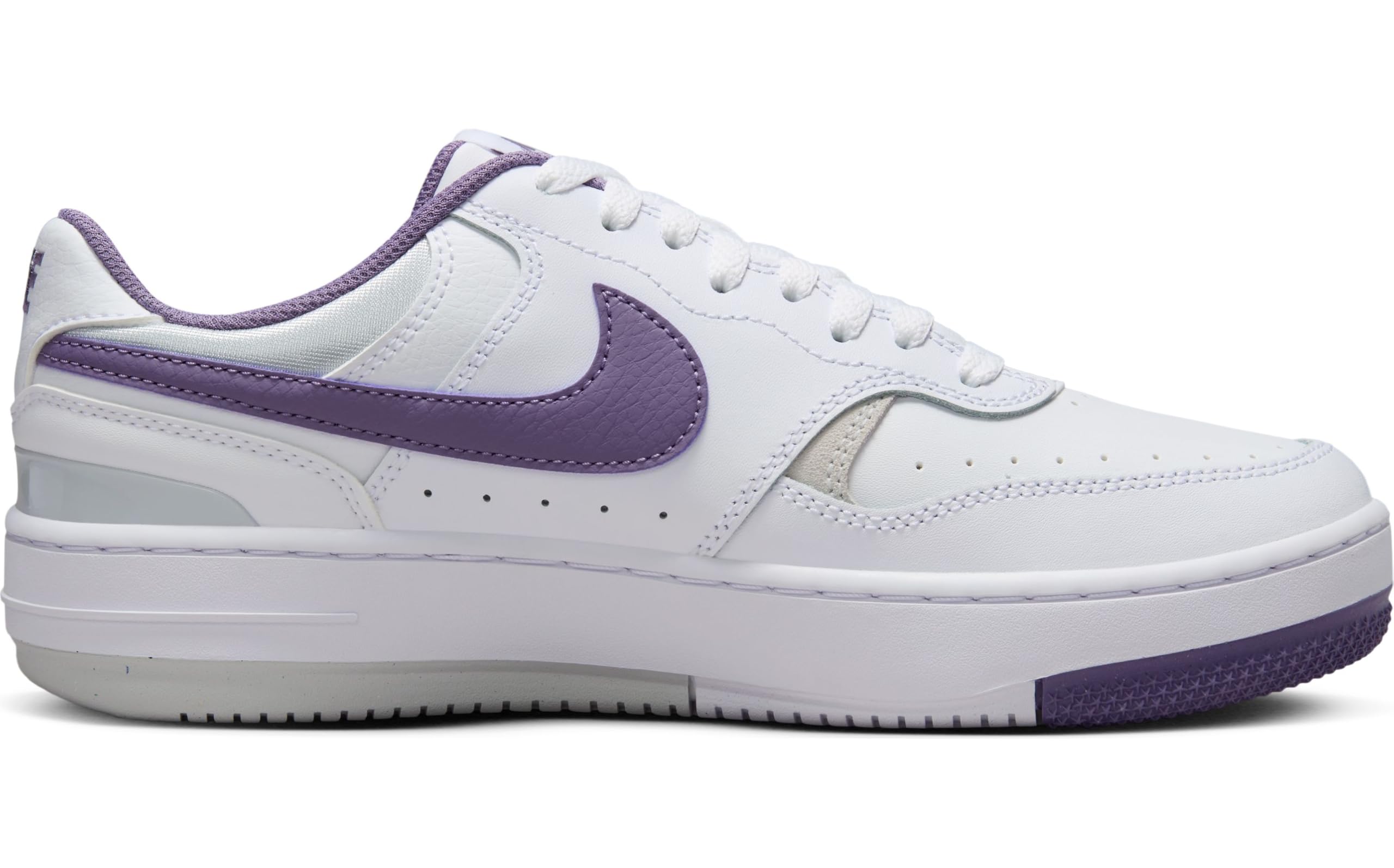 NIKE Women's Gamma Force Sneaker