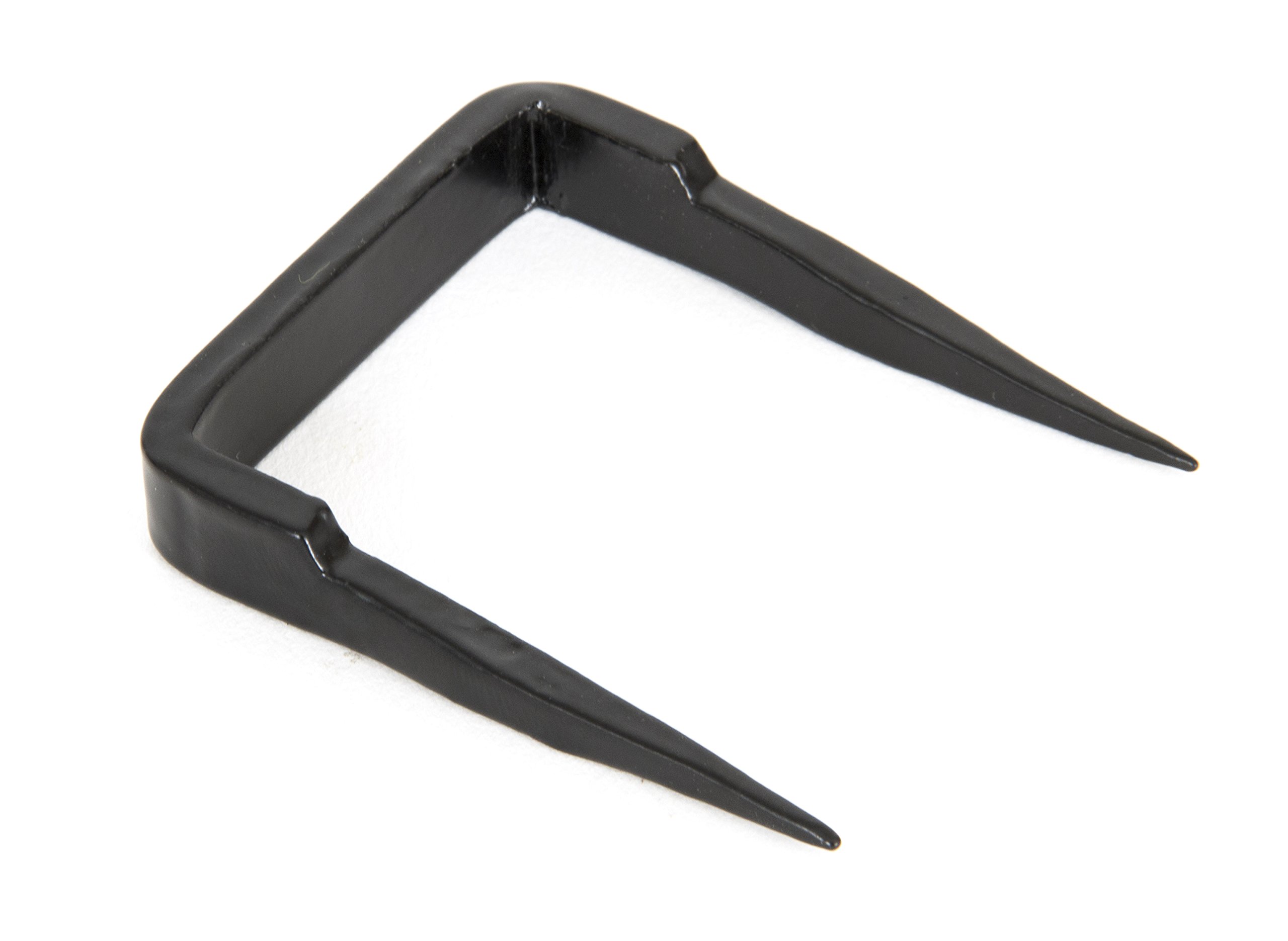 Black Traditional Smith Staple Pin