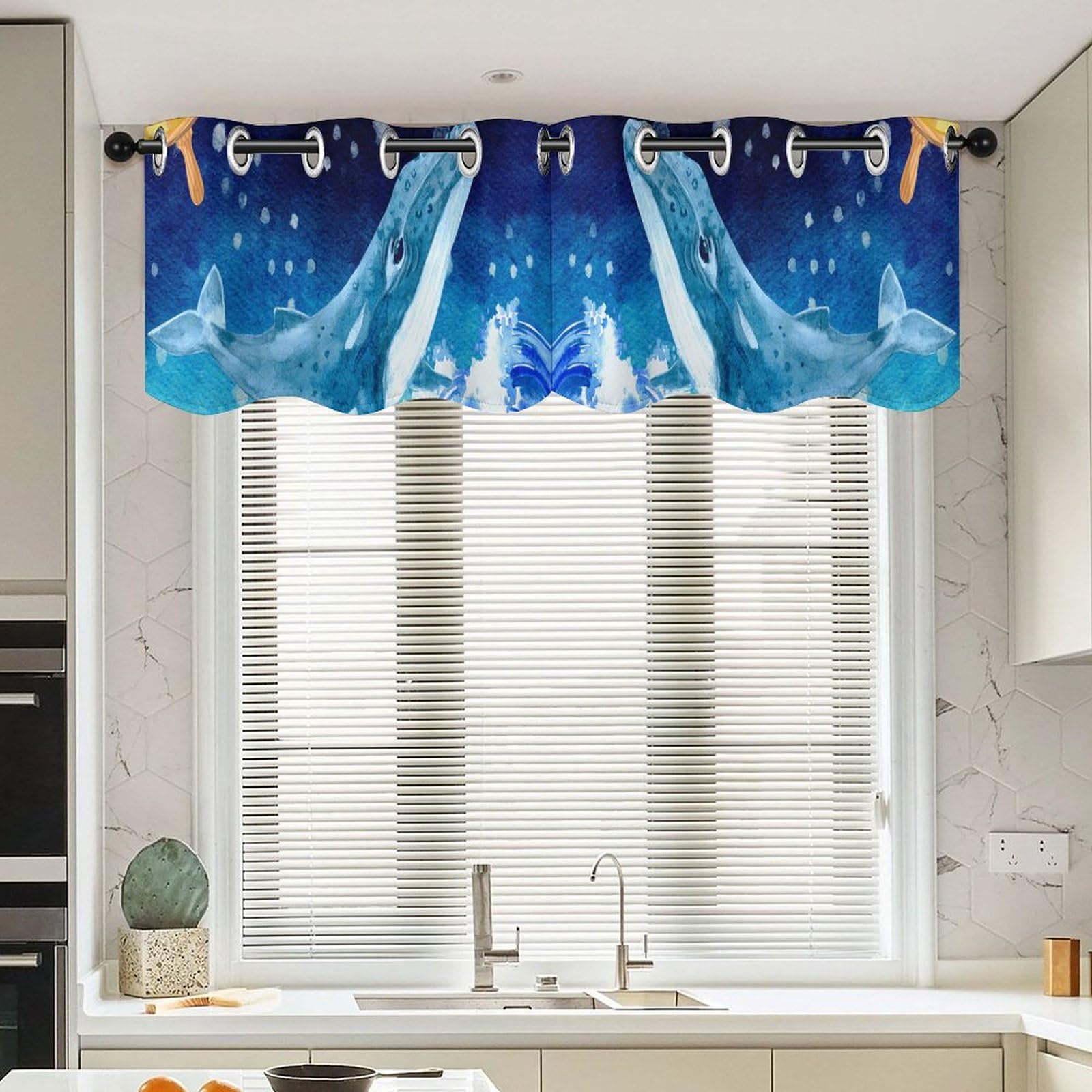 Cortinas temáticas de playa con cenefa de delfín para renovar la luz de tus ventanas