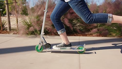 Vista 4 de Razor A3 Kick Scooter for Kids - Larger Wheels, Front Suspension, Wheelie Bar, Lightweight, Foldable, and Adjustable Handlebars