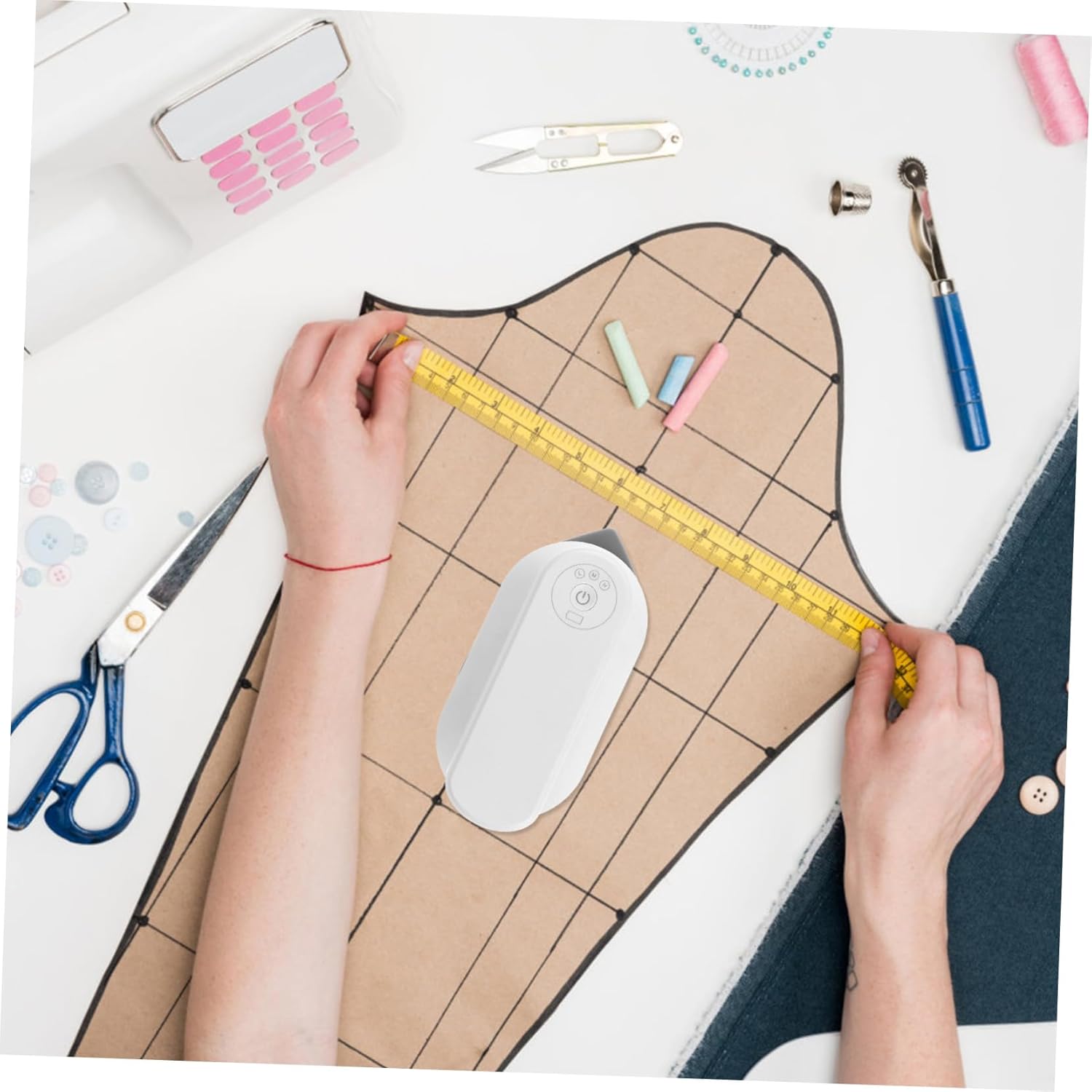 1set Portable Handheld Electric Iron Mini Steam Iron for Travel Home Dorm Use Lightweight Clothes Wrinkle Remover Design