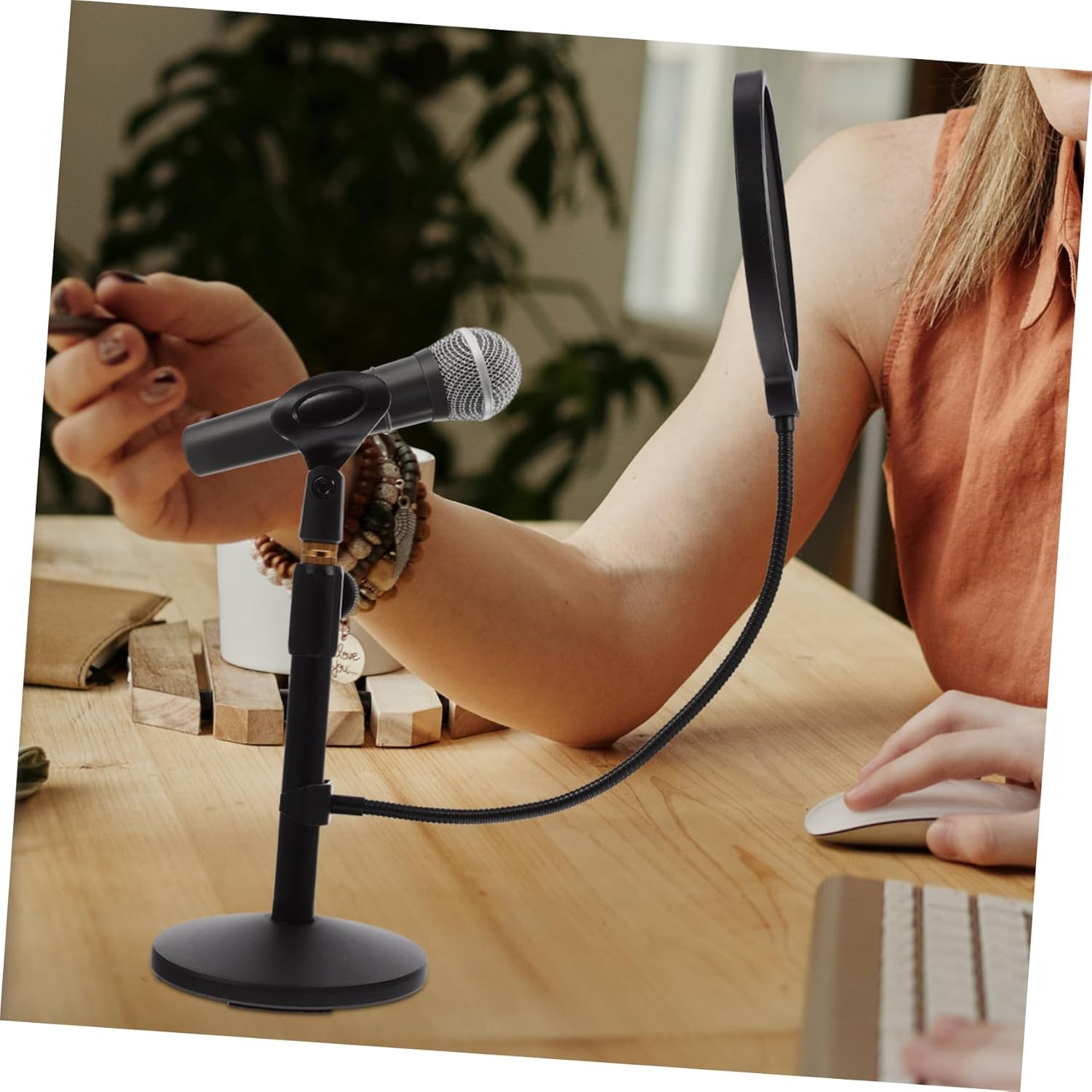 Professional Desktop Mic Stand Adjustable Height Metal Round Base Mic Clip Windscreen