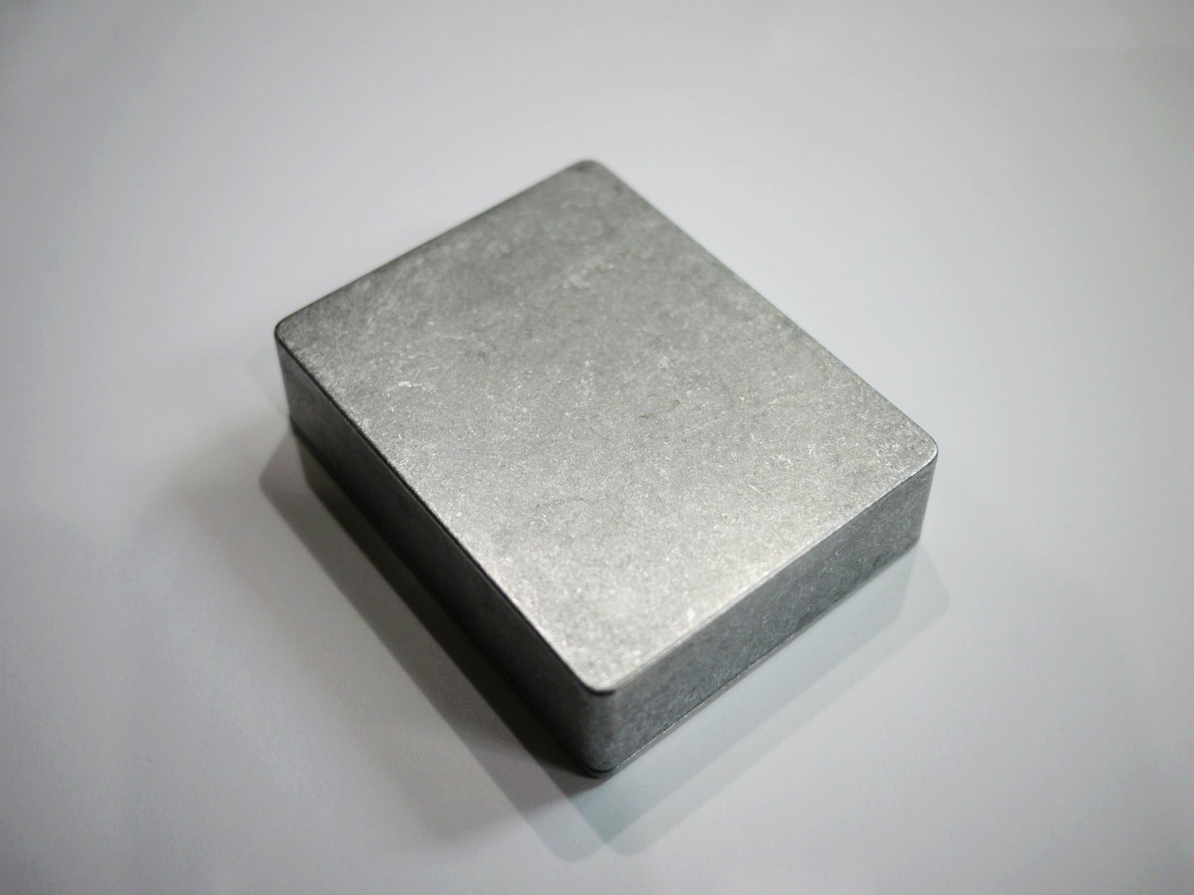 Amazon | エフェクター自作用アルミダイキャストケース HAMMOND1590BB