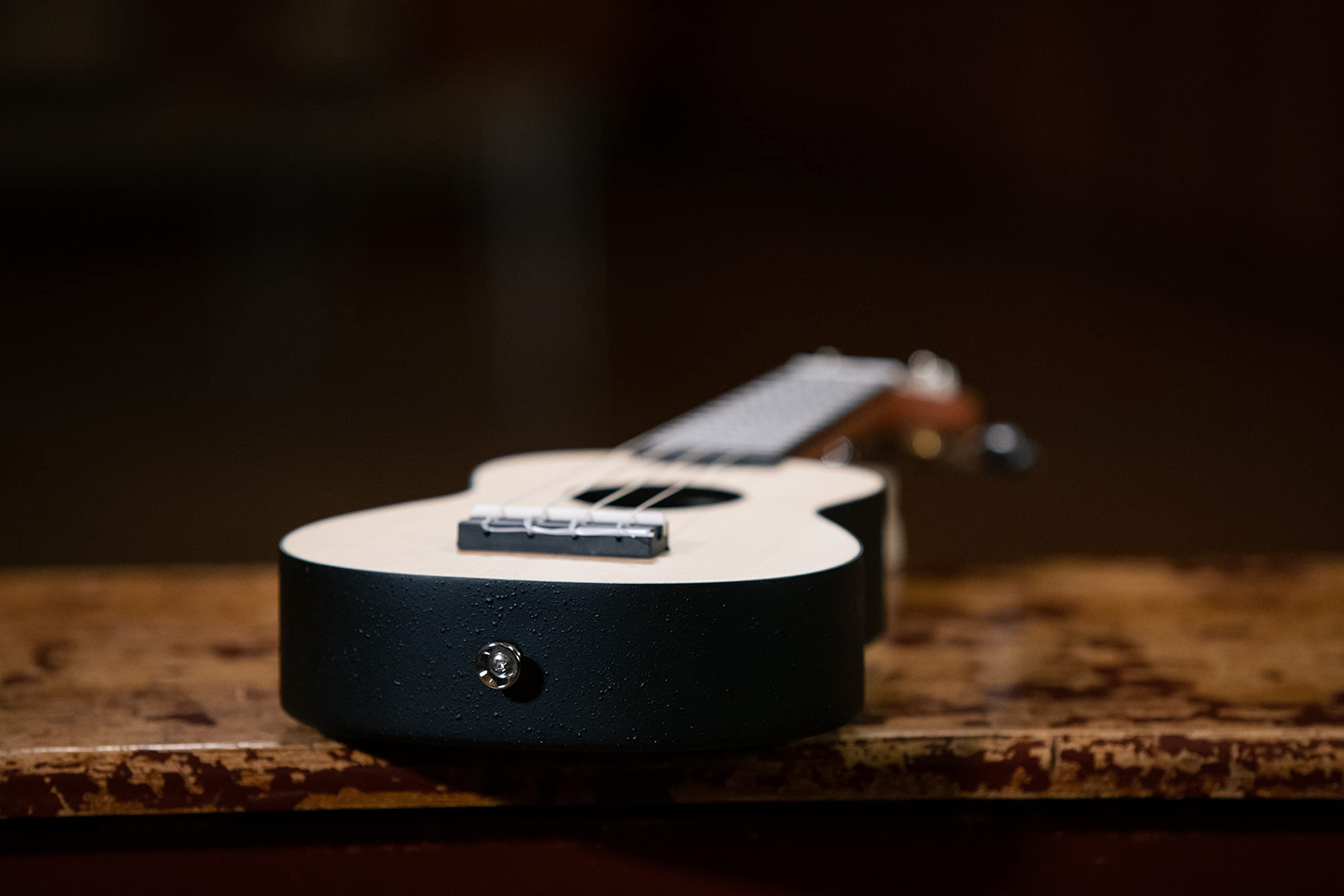 Ortega Guitars Ukulélé Soprano acoustique - Keiki K2 - Kit de démarrage incluant Accordeur, Courroie, 5 Médiators Medium et Sac à cordon - érable (K2-MAP)