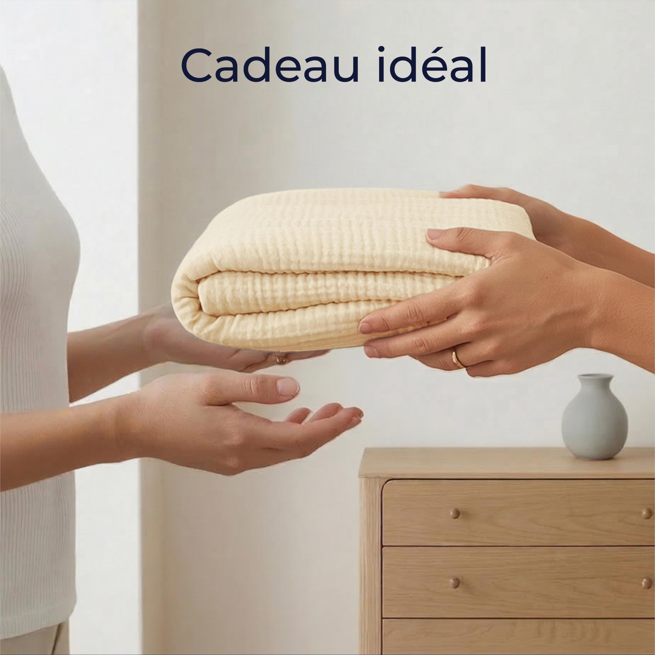 Dreamzie Couverture en Mousseline 127x177 cm - Couverture Coton légère été et Respirante pour lit et canapé - Plaid Gaze de Coton Oeko-Tex – Beige