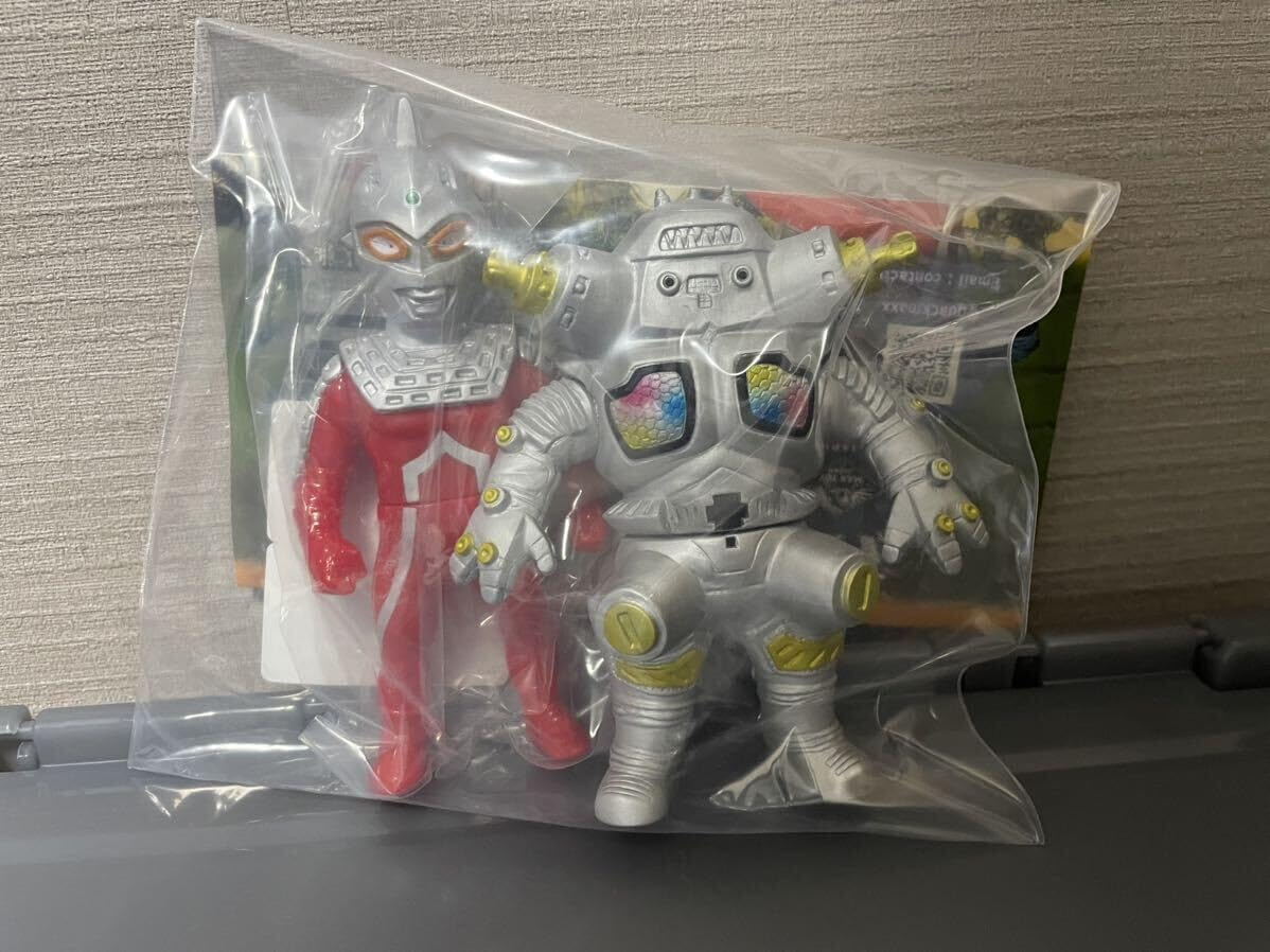 MAX TOY JAPAN ウルトラセブンダーク＆キングジョーブラック ビームス