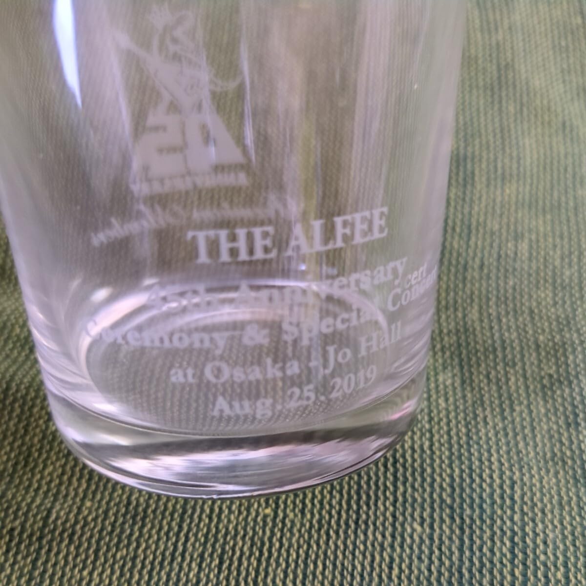 ALFEE☆45周年プレミアムメンバー記念品 グラス&CD Amazon | THE ALFEE アルフィーロックグラス プレミアムメンバー