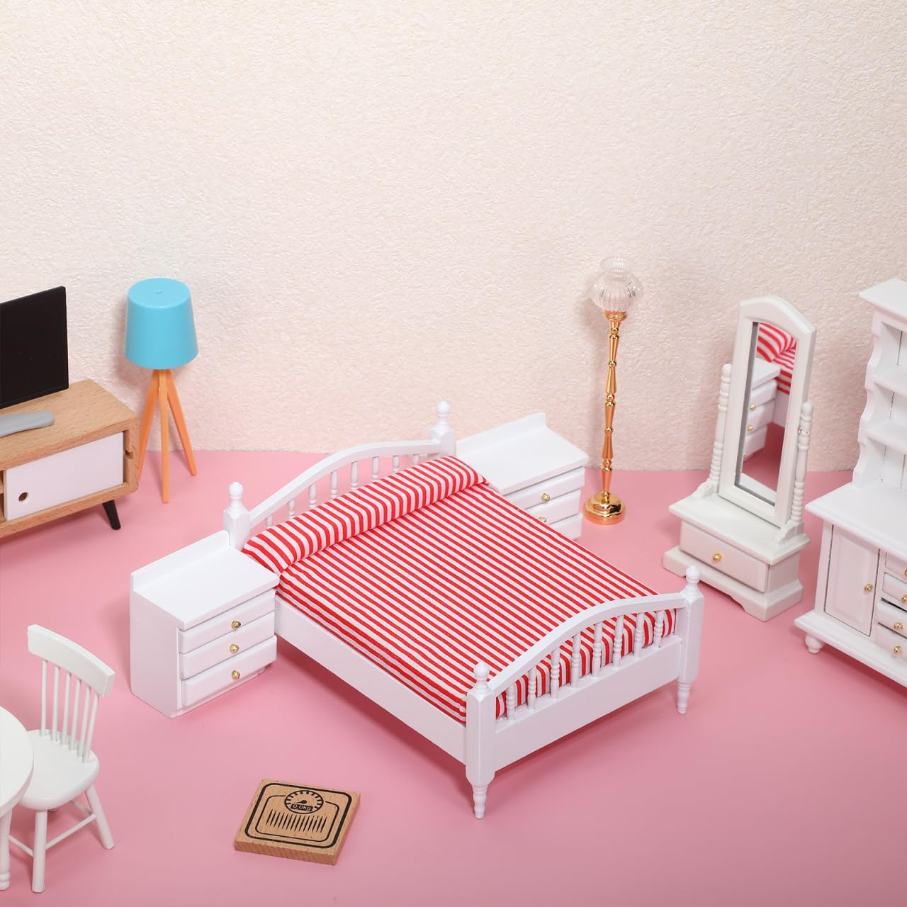Miniature Furniture Pink Double Bed Synthetic Material 1: 12 Dollhouse Furniture Baby Doll Accessories Set for Decoration Kids Room