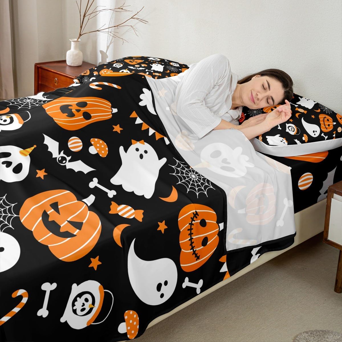 Feelyou Happy Halloween Bed Sheets Set Full Size Kawaii Ghost Printed Deep Pocket Fitted Sheet Pumpkin Bedding Sets Black White Orange Soft Bed Set 4Pcs with 2 Pillow Cases