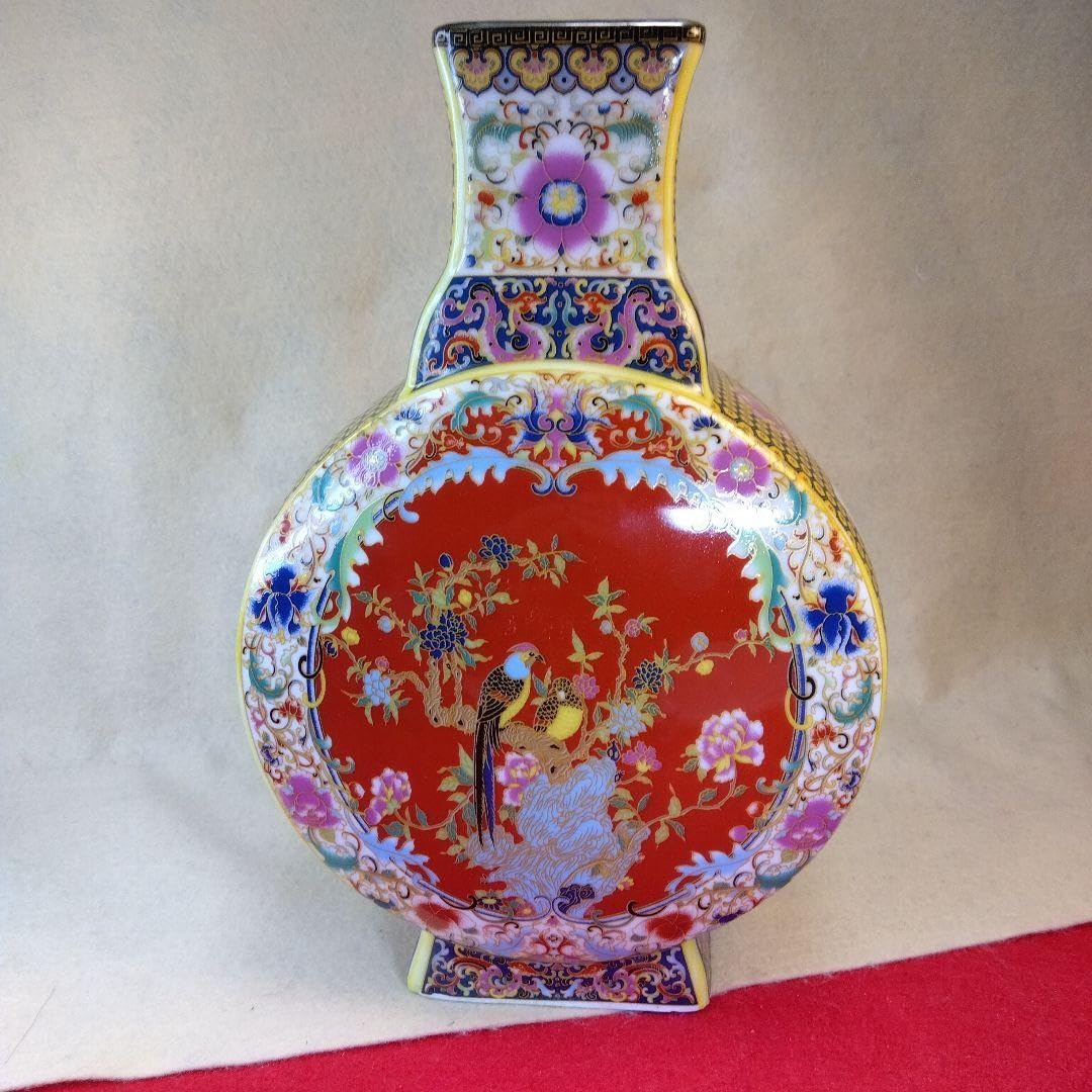 中国花瓶　清朝雍正帝 A rare Ming-style blue and white yuhuchunping, Qing dynasty