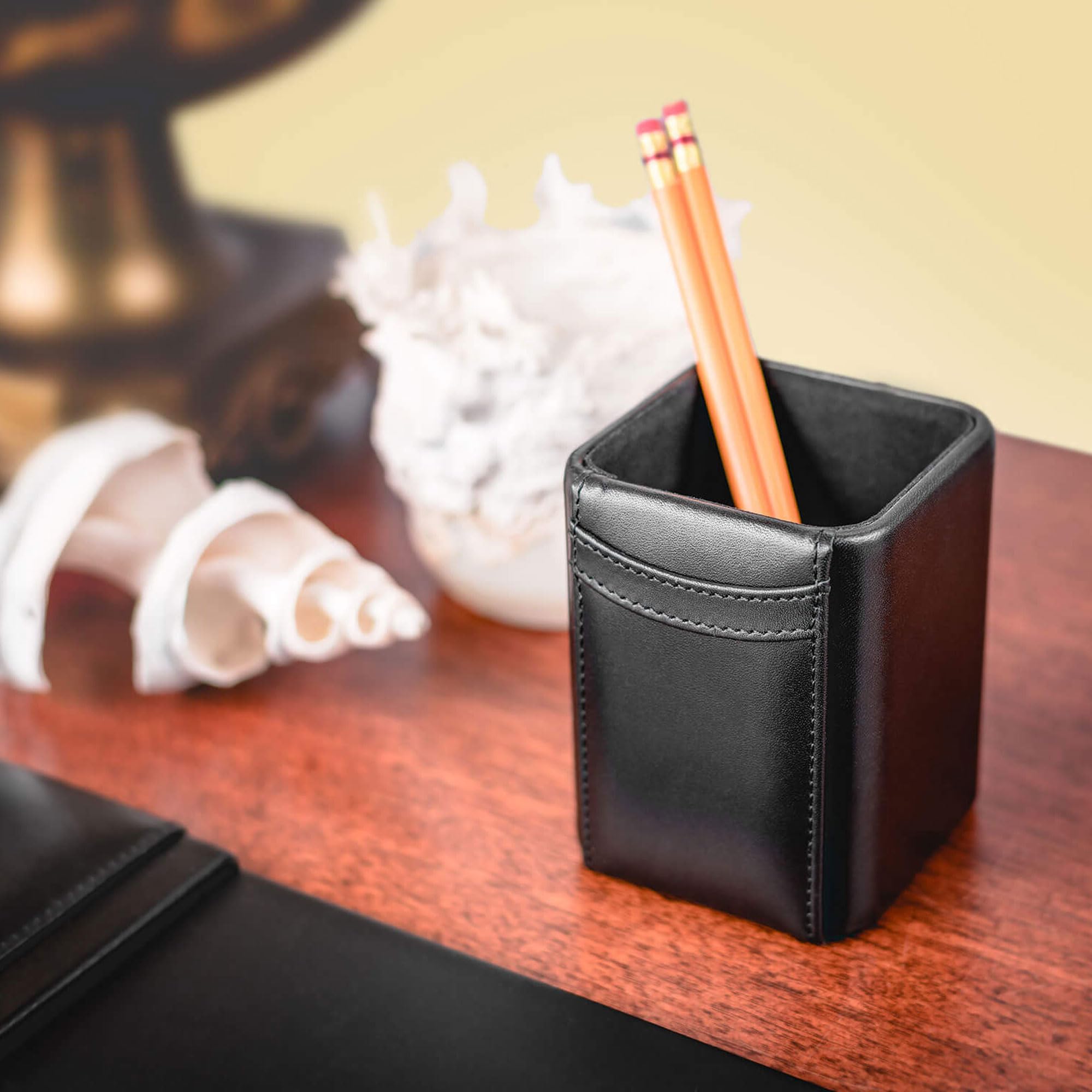 Dacasso Set da scrivania classico in pelle nera – 3 pezzi essenziale per organizzare la scrivania con sottomano – decorazione di lusso per scrivania e organizzazione dell'ufficio
