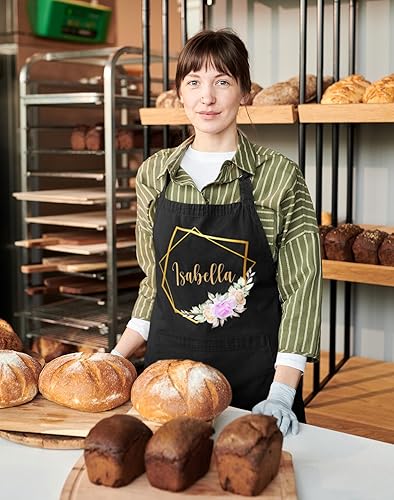 Miniatura 7 de ROKO CLOTHING Delantal personalizado con iniciales florales, texto con nombre y bolsillos, delantales de cocina con nombre personalizado para mujer,