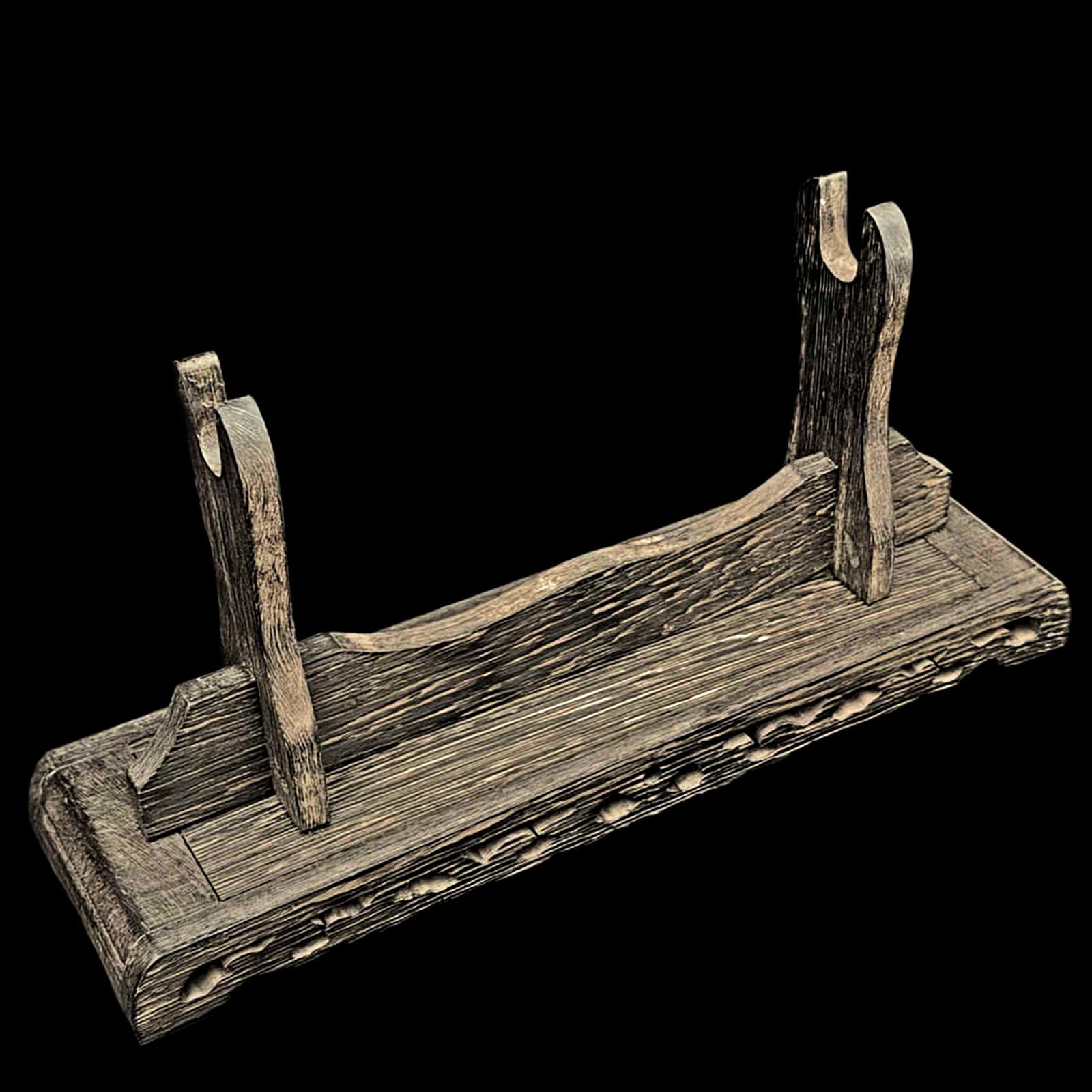 Présentoir ajouré en palissandre pour flûte et sabres traditionnels