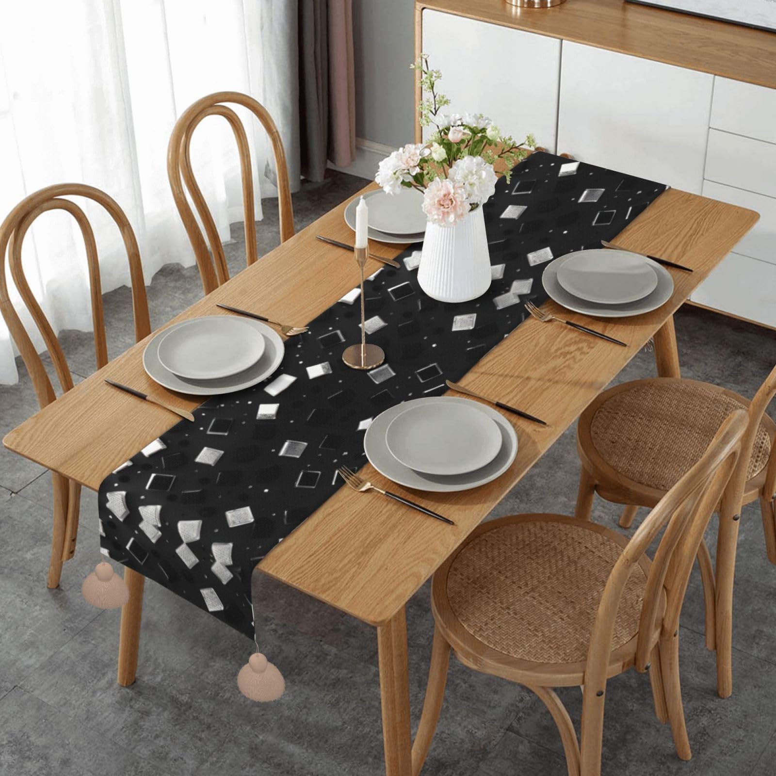 Chemin de table de salle à manger pour repas de Noël et décoration cuisine
