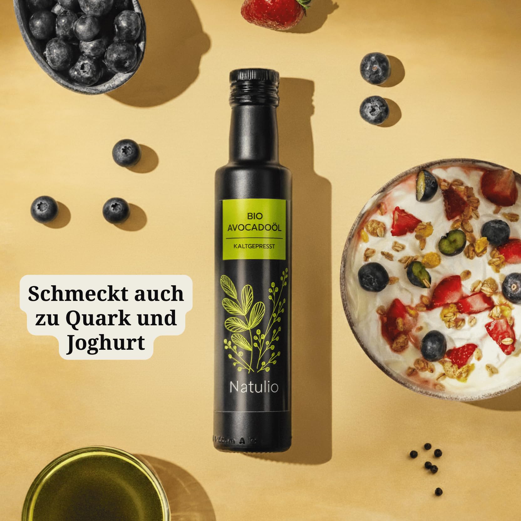 Natulio BIO Avocadoöl kaltgepresst 500ml doppelte Menge - zur Ernährung sowie zur Hautpflege geeignet - reich an Vitamin E und ungesättigten Fettsäuren - zertifiziert nach DE-ÖKO-006