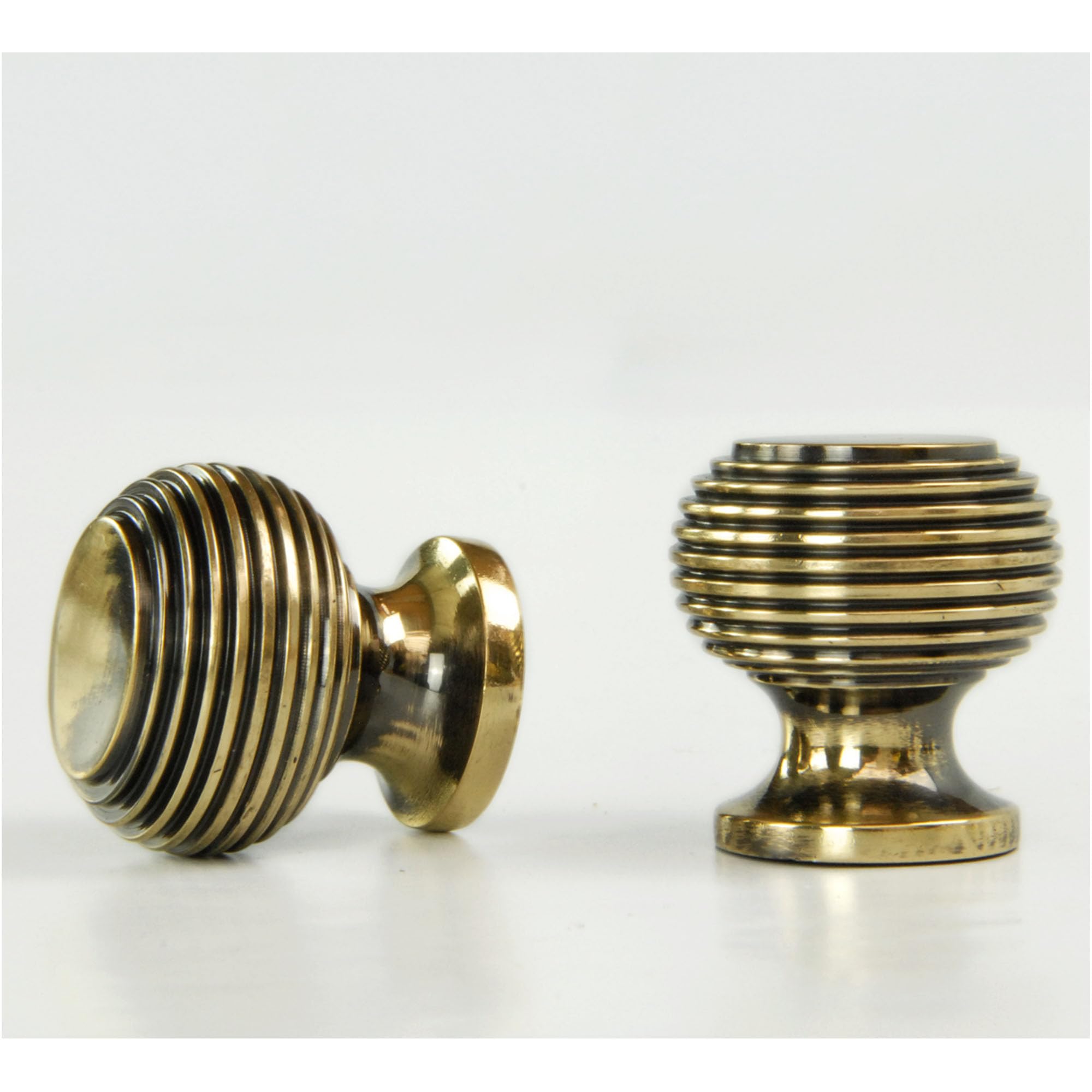 Jones & Grey - Reeded Beehive Vintage Cabinet Kitchen Drawer Knobs Handles Antique Brass