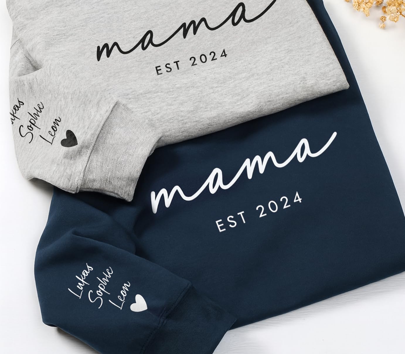 Love Faith - Personalisierter Sweater mit personalisiertem Aufdruck - In 6 Farben - Für Mama, Papa, Oma, Opa oder mit eigenem Text und Jahrgang sowie bis zu 4 Namen auf dem Ärmel