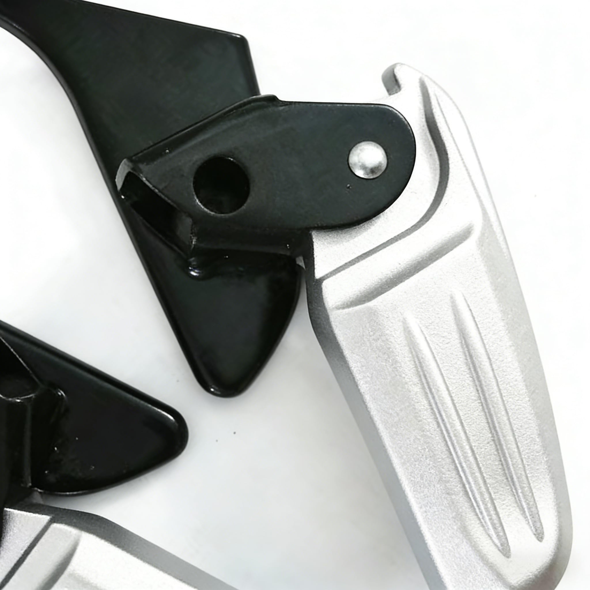 Pedane pieghevoli per moto Piaggio per Vespa Primavera, per Sprint, LX, LXV 125 150 | pedali pieghevoli in alluminio per moto accessori (argento)