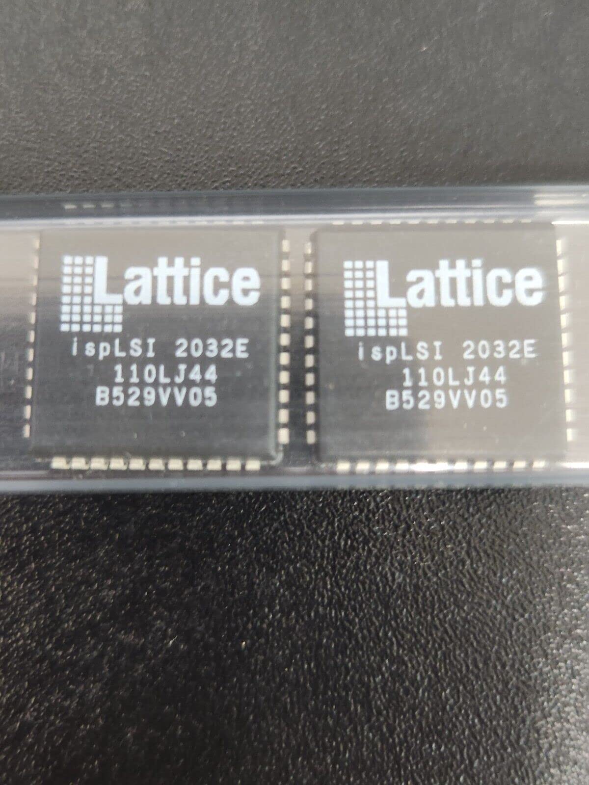 (1 PC) ispLSI2032E-110LJ44 Lattice