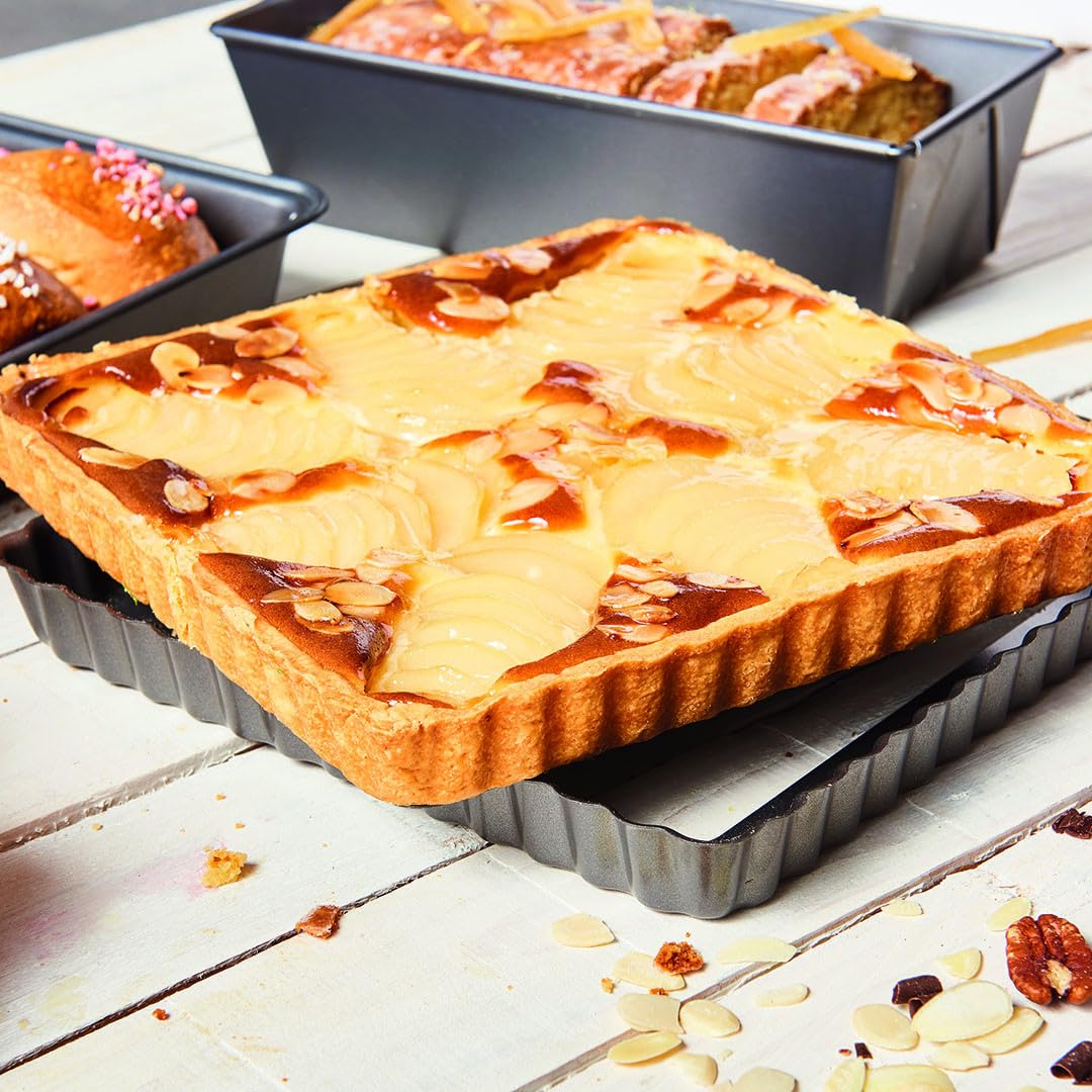 De Buyer - Moule à tarte carré à fond amovible en acier antiadhésif - 23 x 23 cm -, Noir