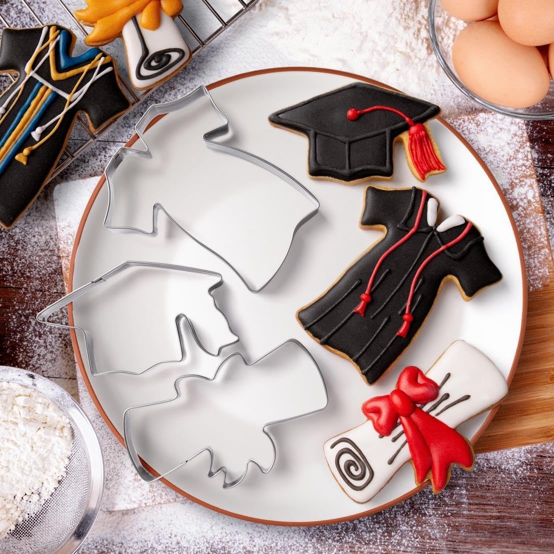 Graduation Cookie Cutters Set 3 Pieces, Stainless Steel Graducation Cap Cookie Cutter, Diploma, Graduation Gown Dress Cookie Cutter for Graduation Celebration Party