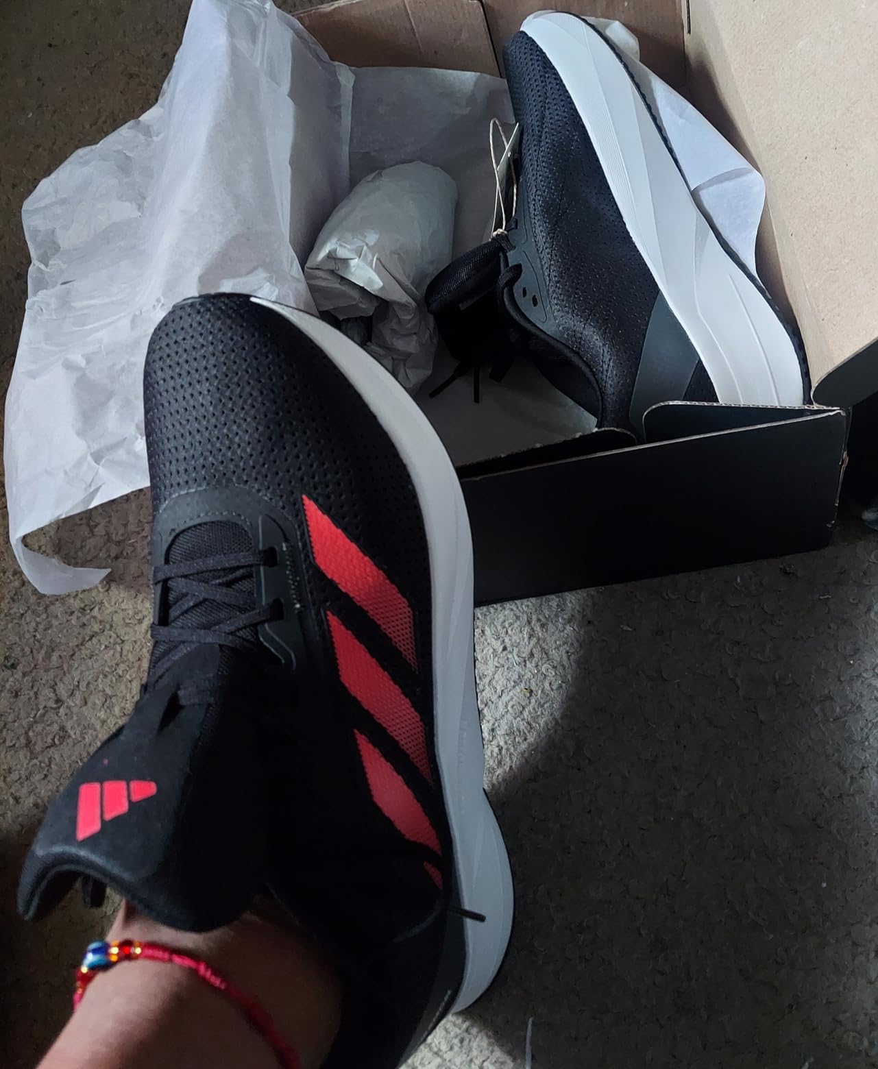 Chi tiết thiết kế adidas Duramo SL phần upper lưới thoáng khí