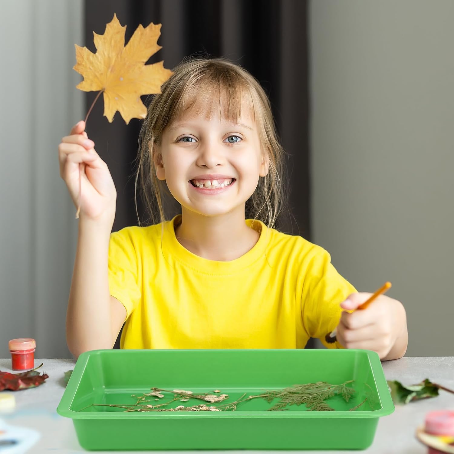 Maitys 24 Pcs Art Trays Plastic Activity Tray for Kids Craft Stackable Shallow Storage Organizer Serving for DIY School Books Home Painting Projects 9.45 x 7.1 x 1.38 Inch (Green)