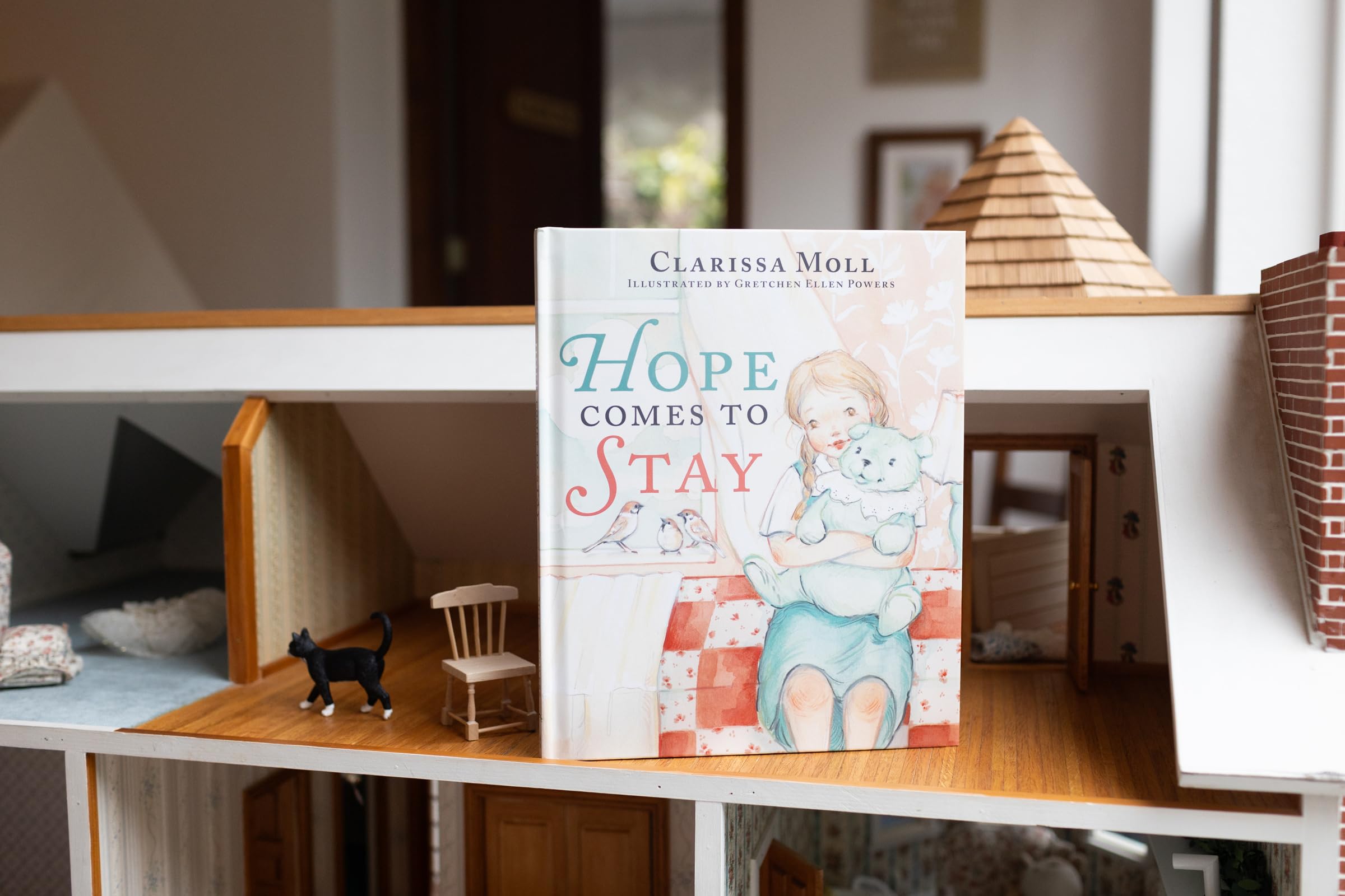 Hope Comes to Stay: A Gentle Story about Grief, Loss, and the Love that Lasts - Image 7