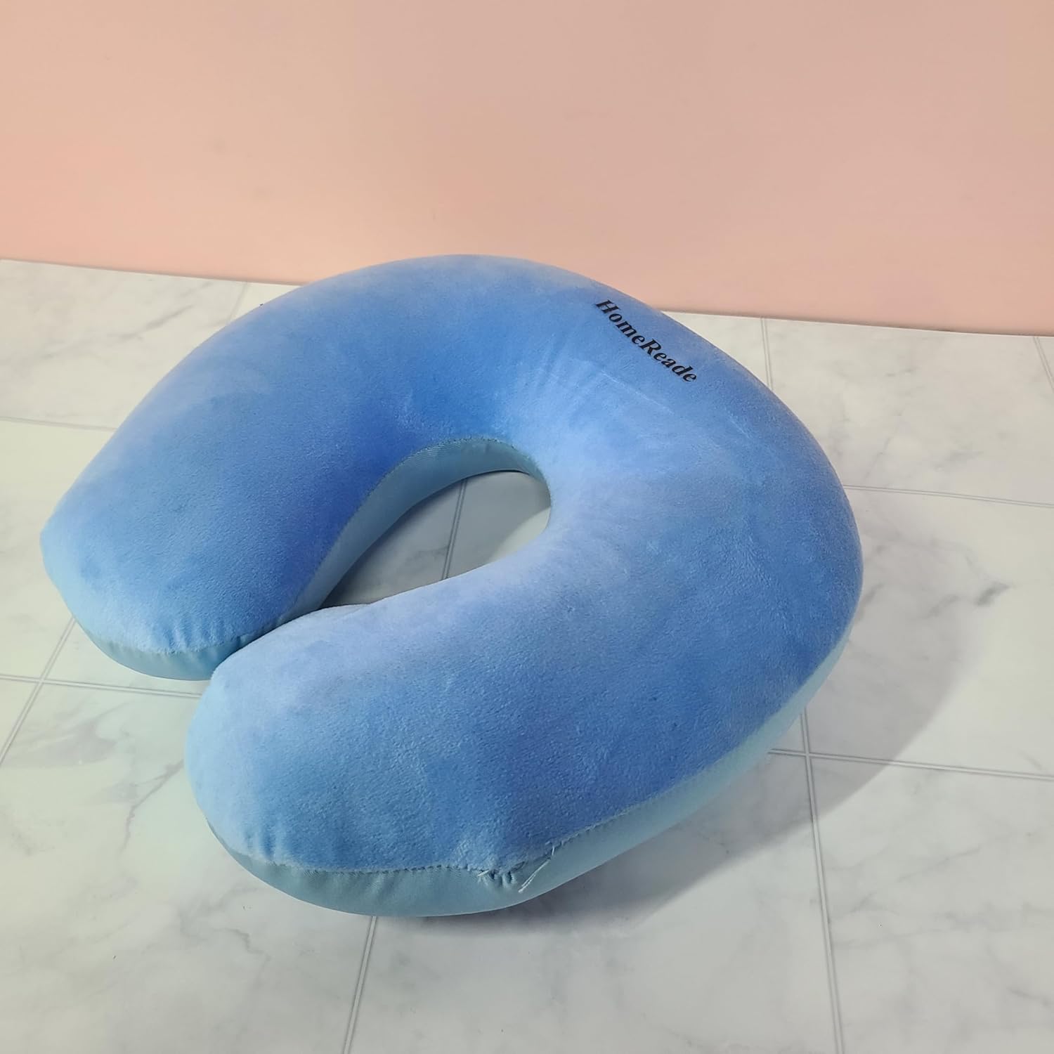 HomeReade Neck pillows – Soft travel pillow with a high-density memory foam core for comfortable neck support.