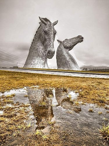 Posterazzi PDXAF201503061221XC02LARGE Estatua del caballo Kelpies en el parque Helix en Falkirk-Scotland Assaf Frank, 24 x 36, multicolor