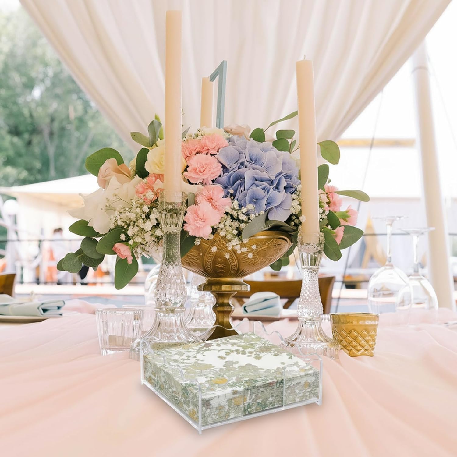 Kathfly 2 Pack Scalloped Clear Acrylic Napkin Holder, 7 x 7 x 2.56 Inch Scalloped Tray, Disposable Paper Napkin Holder for Weddings, Bathroom, Kitchen, Dining, Bars, Hotels and Home Decoration