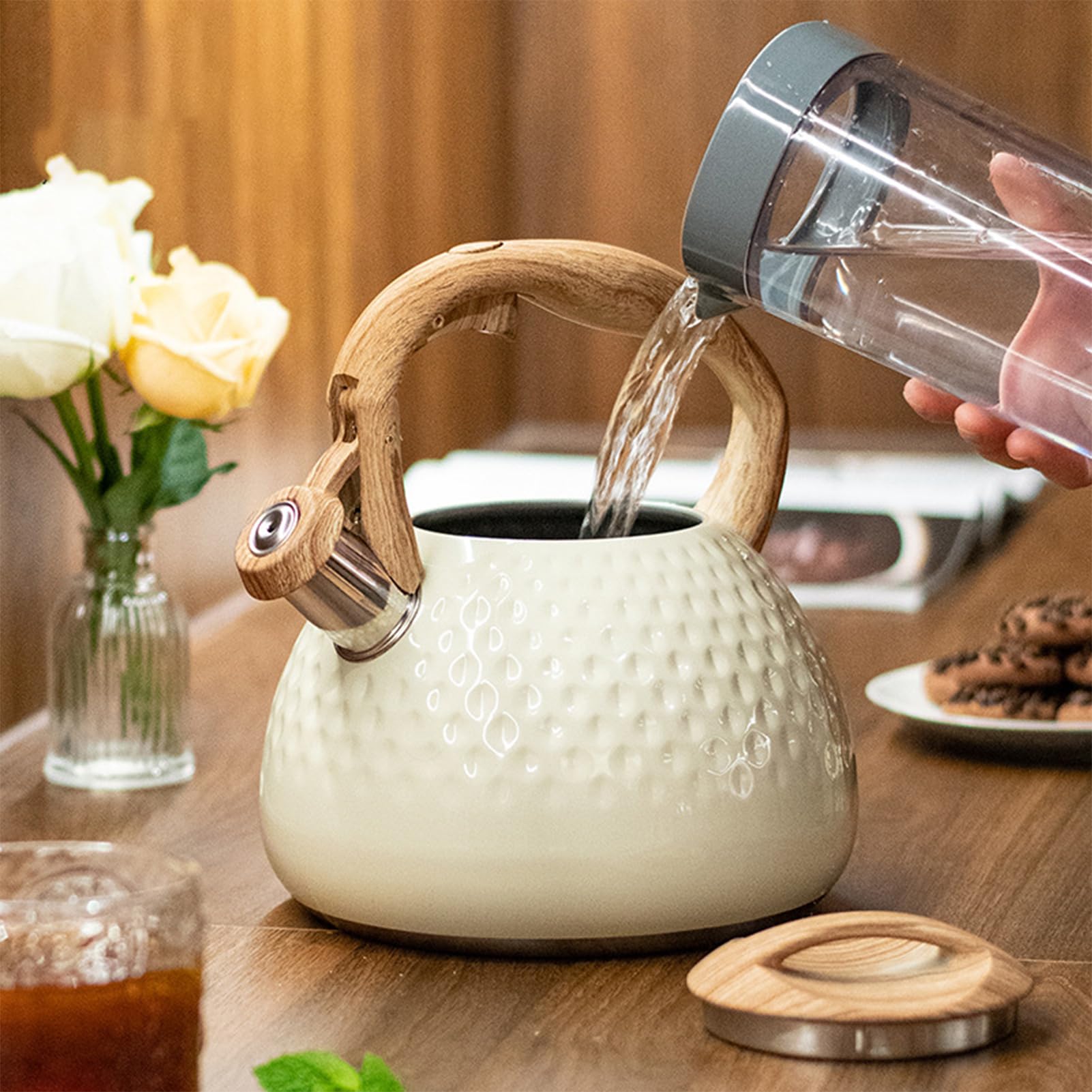 Bollitore retrò in acciaio inox, 3 l, color crema, con manico in legno, Herdarte