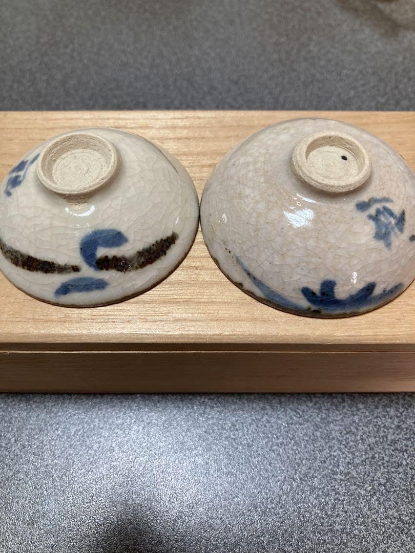 Amazon.co.jp: 人間国宝 近藤悠三作 呉須鉄描盃1対 : ホーム＆キッチン