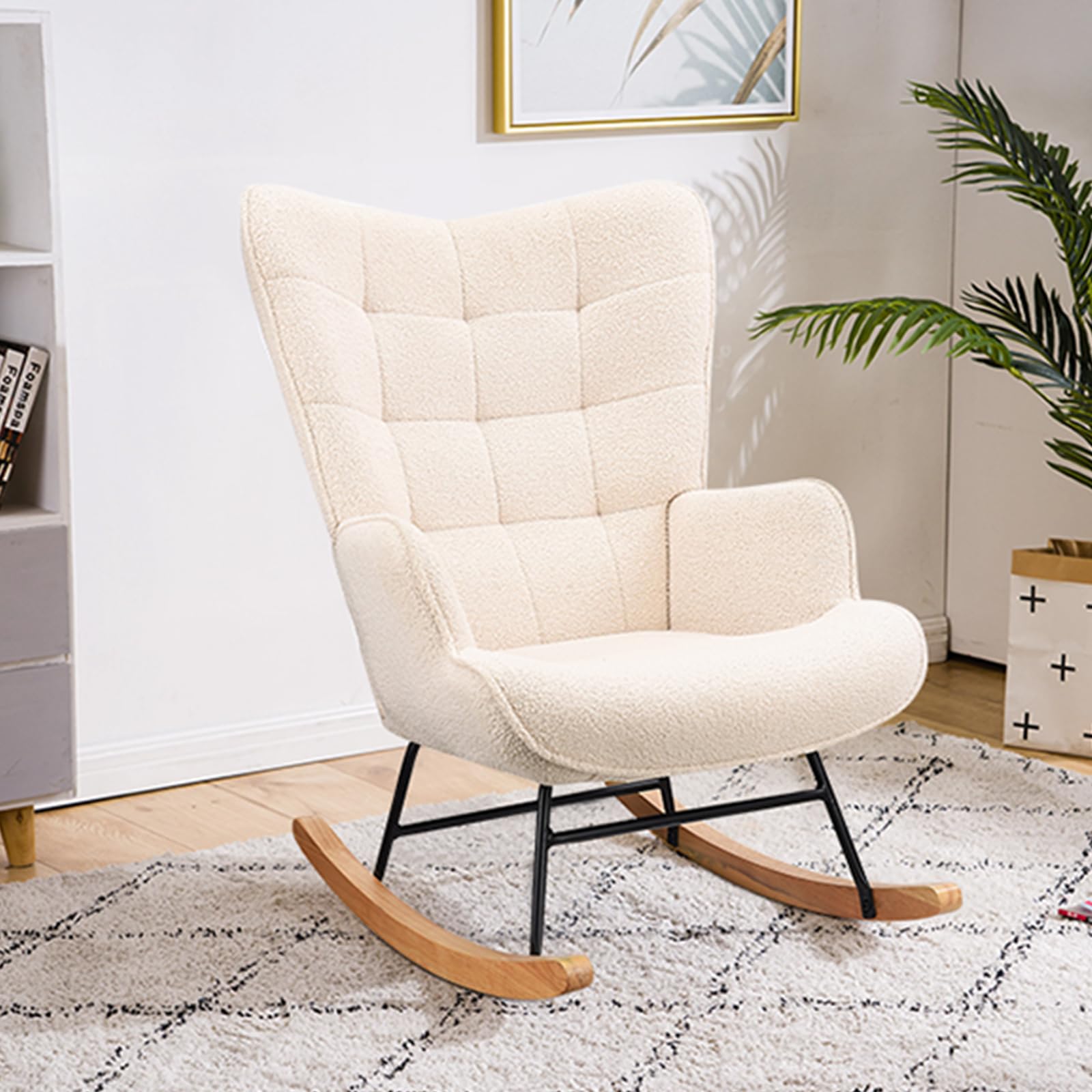 Fauteuil à Bascule, Fauteuil de Relaxation en Tissu Peluche, Chaise à basule avec Dossier Haut, Structure Bois Massif/Métal, Charge maximale : 130 kg (Beige)