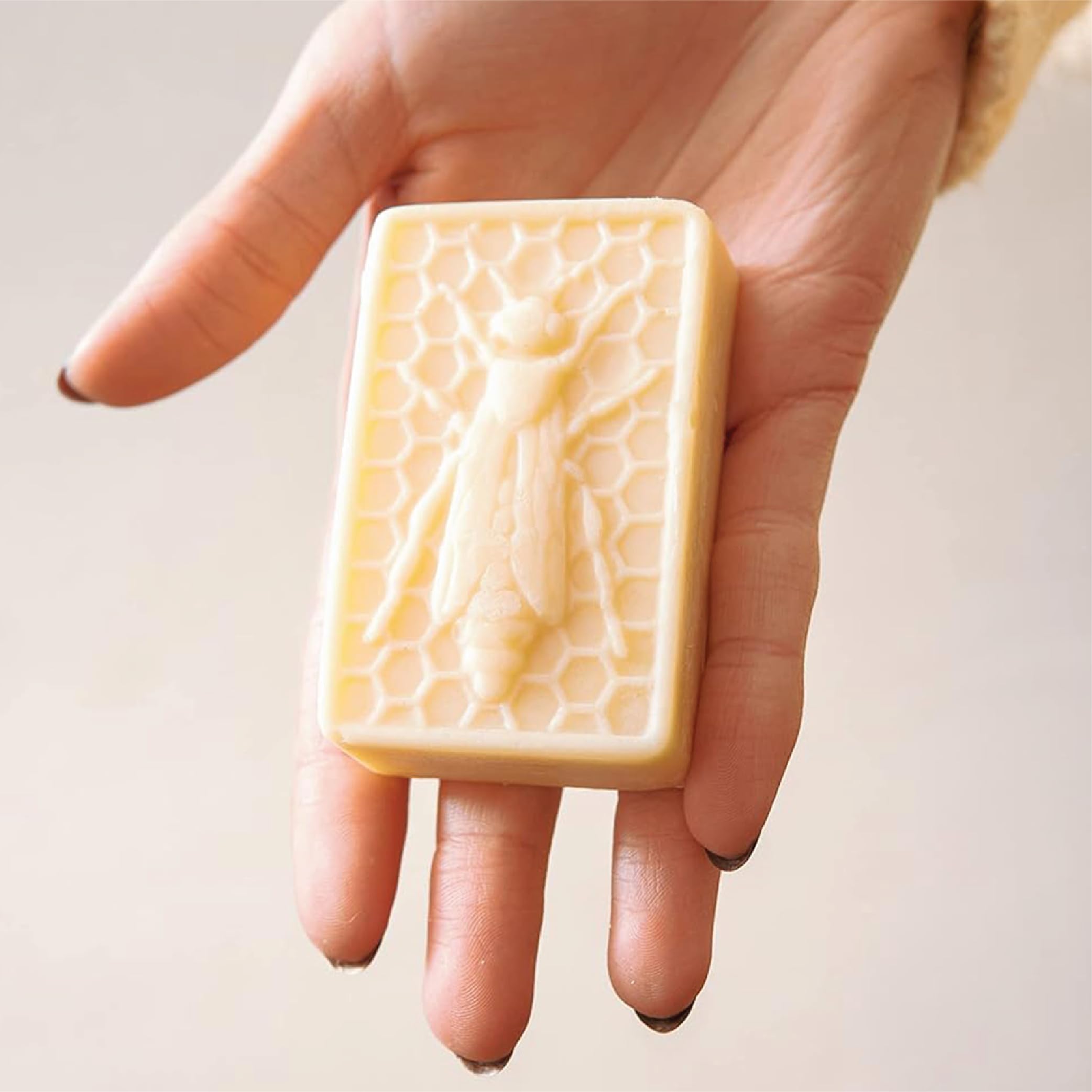 Reverie Hand Cream Bar - 100% Natural Moisturiser for Very Dry Hands, 50 g (Pack of 1) - Image 4