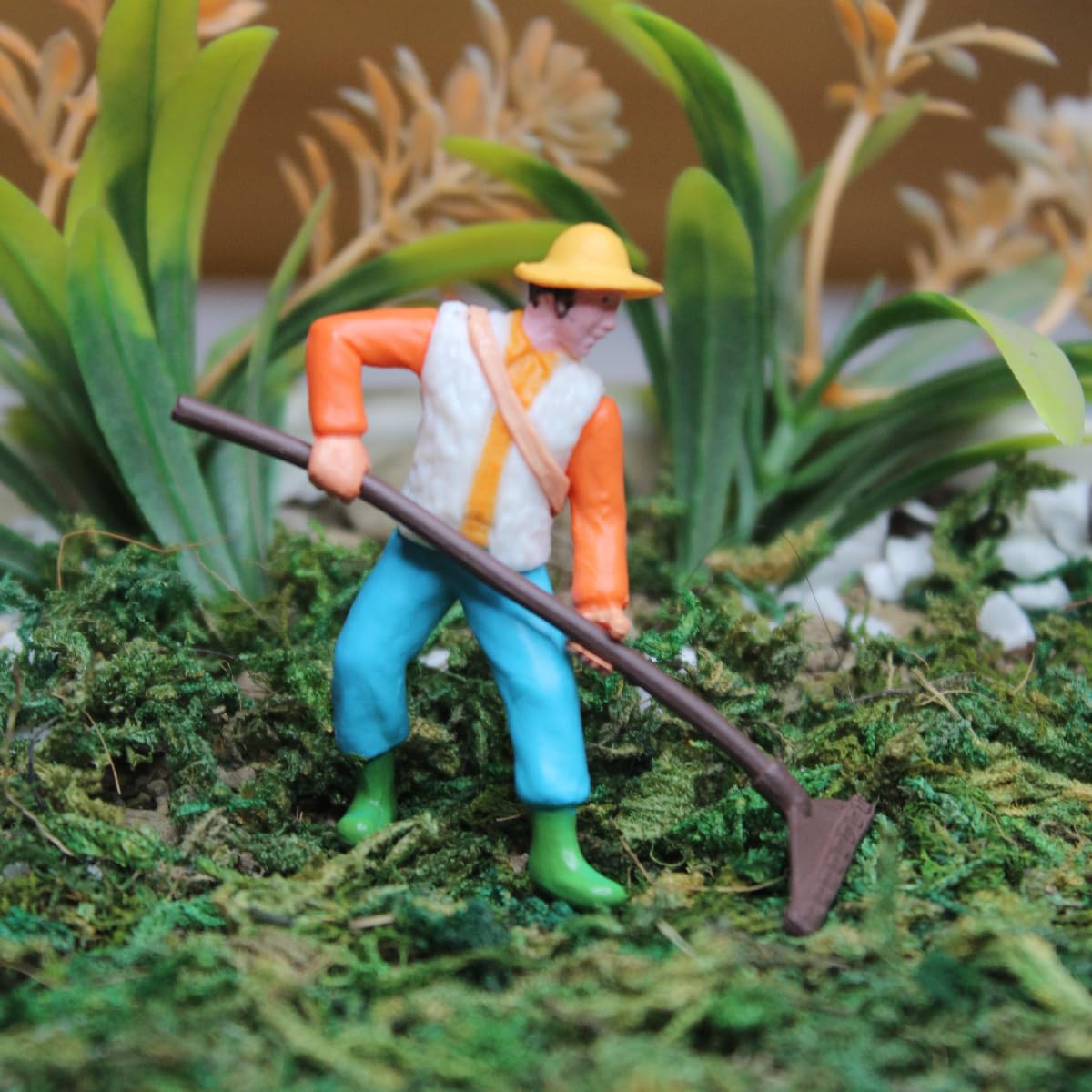 Miniature Farmer Figurines - Wonderland Decor -3