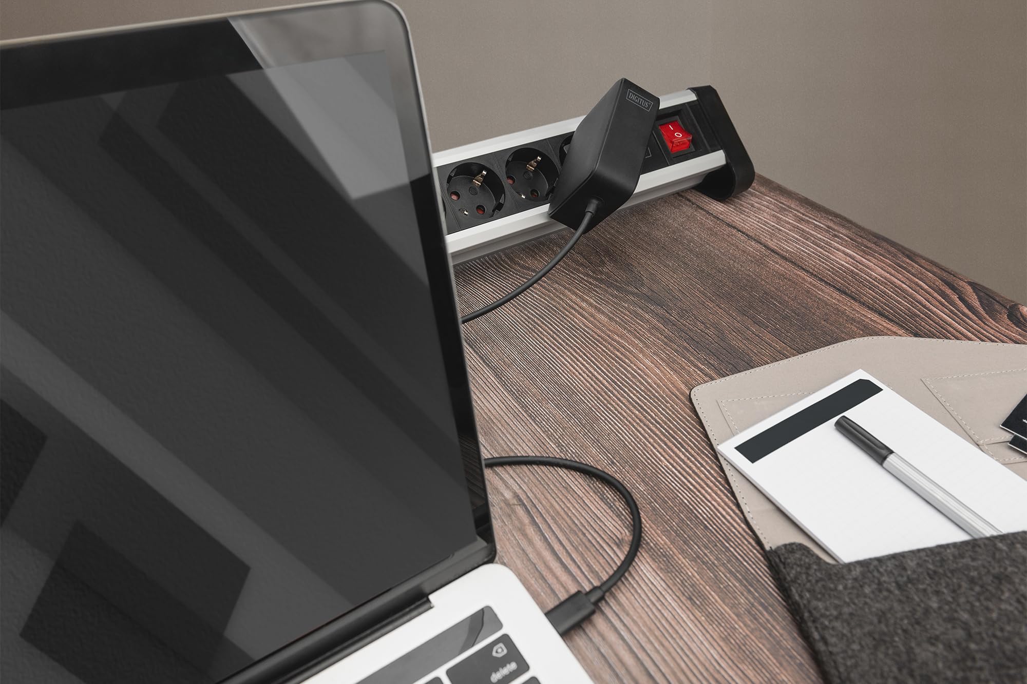 DIGITUS Cargador de portátil GAN USB-C de 100 W - Tecnología de nitruro de galio - Power Delivery 3.0 - Cable de 1,2 m de Longitud - también para Smartphones y tabletas - Negro