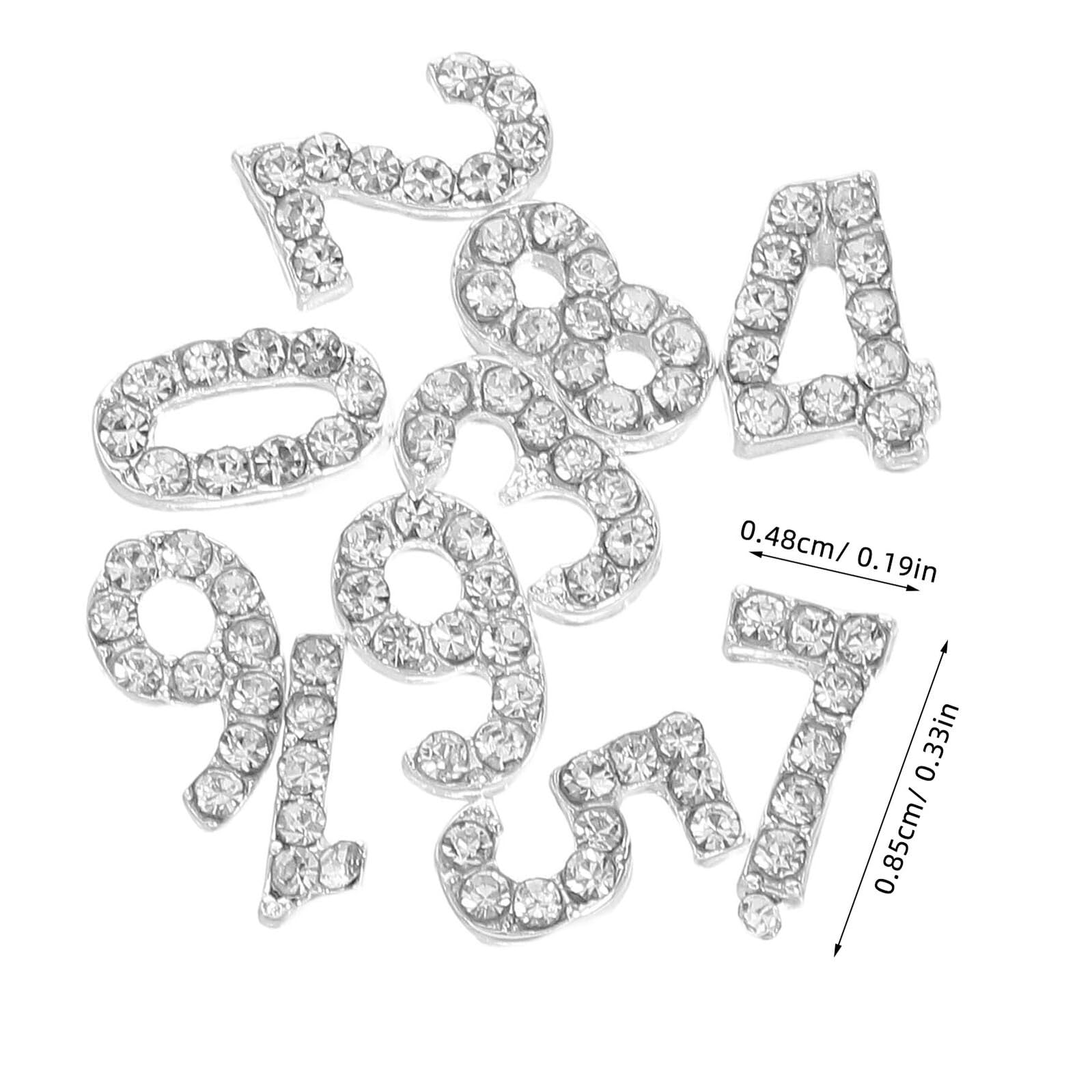 100 Pezzi Nail Charms Numeri con Cristalli per Nail Art Decorazioni Manicure con Base in Ferro Accessori Facili da Applicare per Feste e Occasioni Speciali
